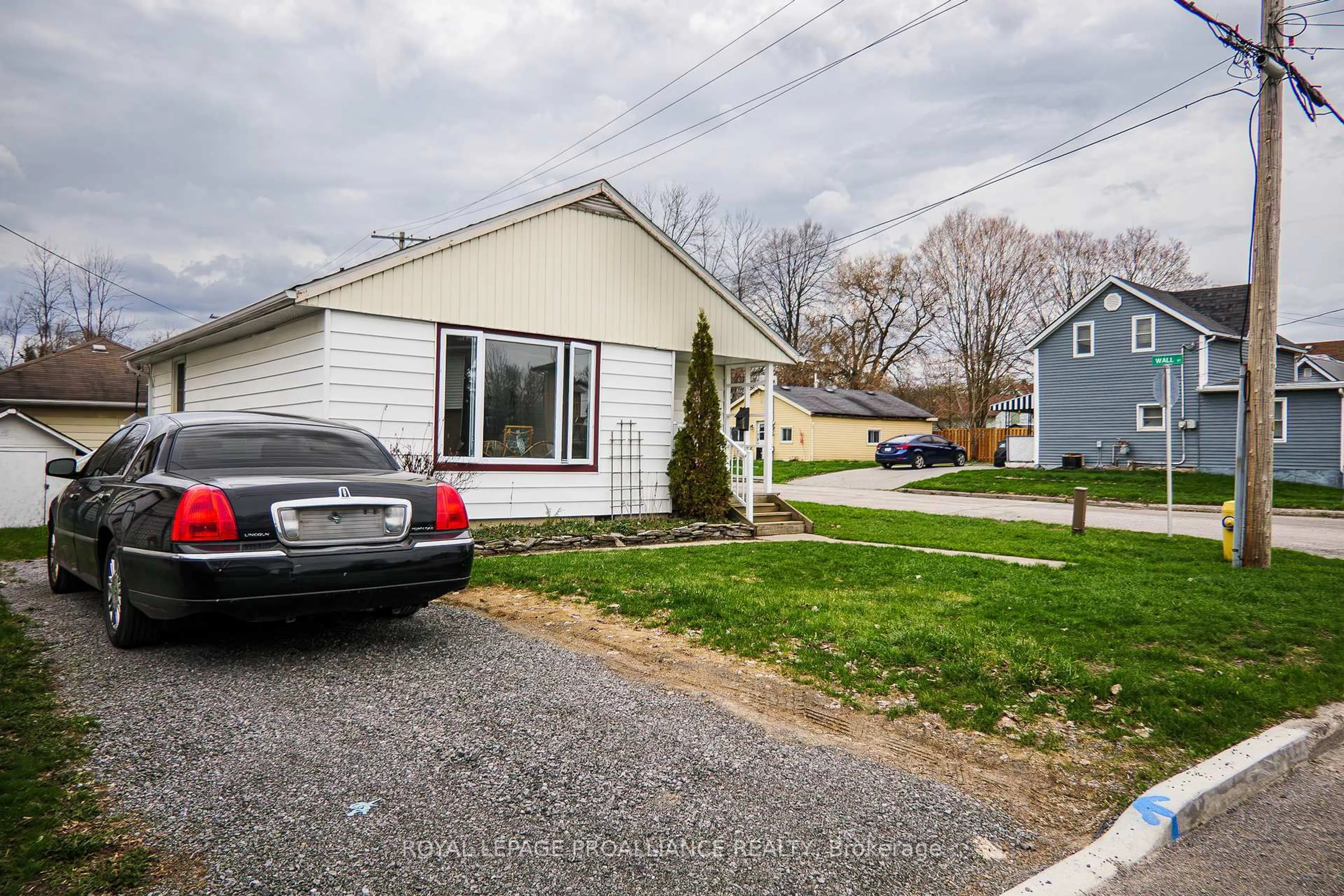 Unknown for 101 Wall St, Quinte West Ontario K8V 4K1