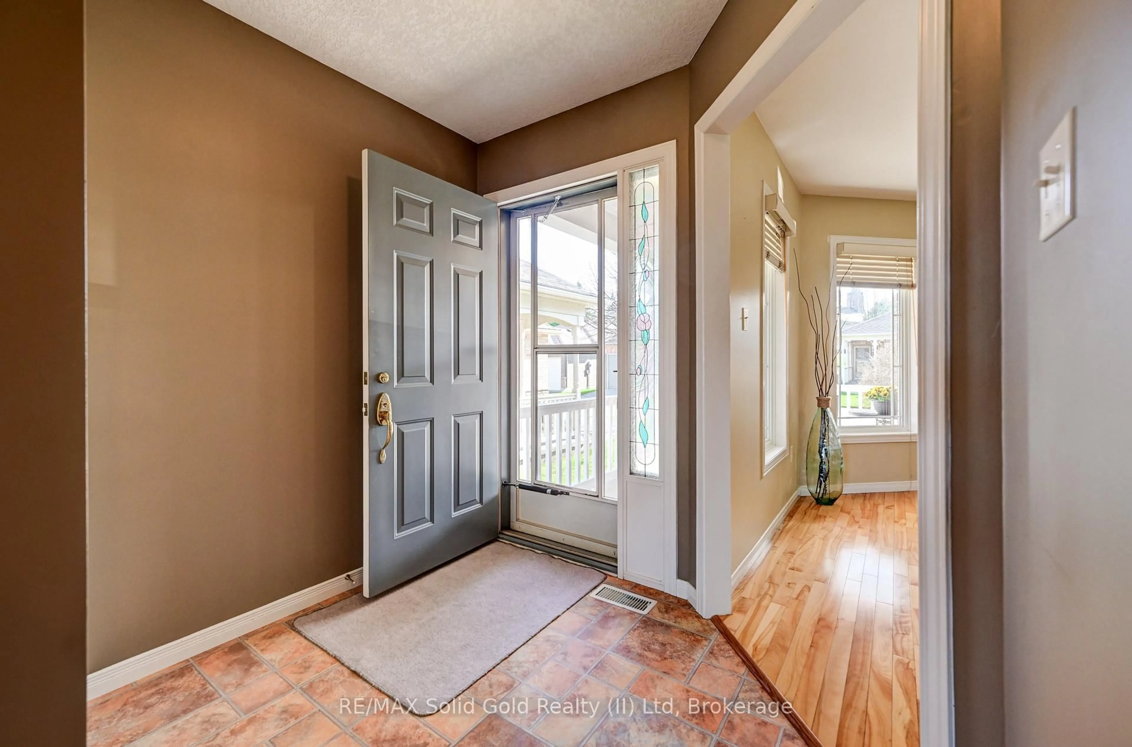 Indoor entryway for 1662 Erbs Rd #8, Wilmot Ontario N0B 2L0