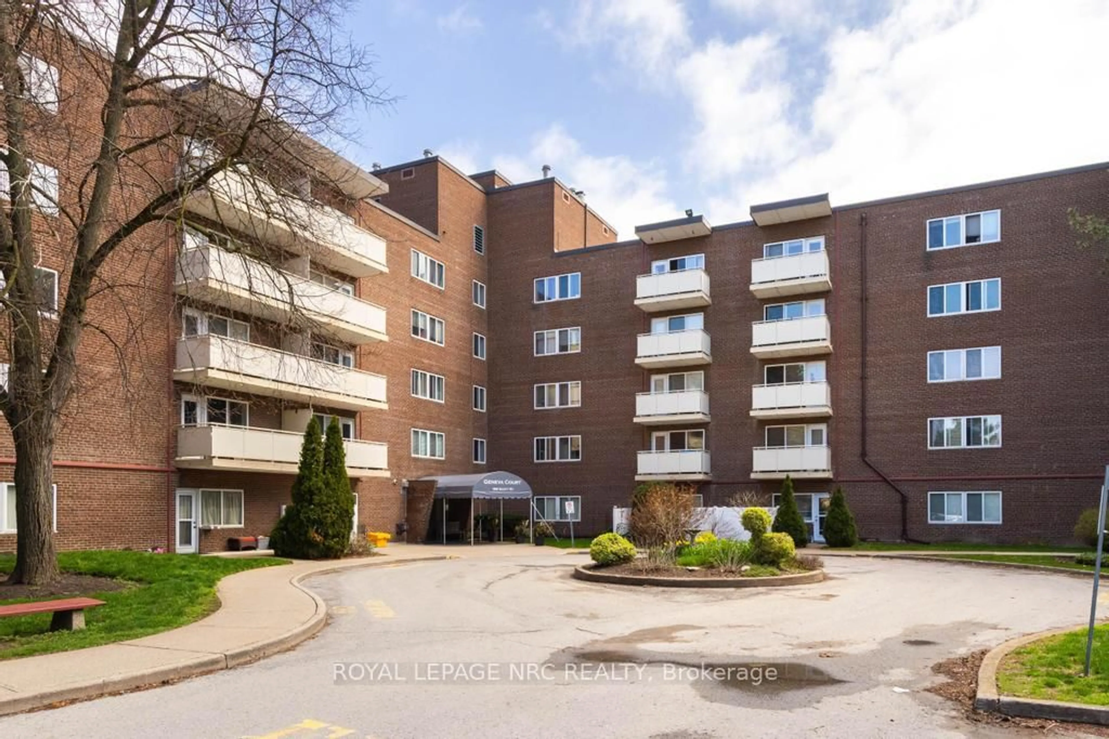 Patio, unknown for 198 Scott St #410, St. Catharines Ontario L2N 5T3