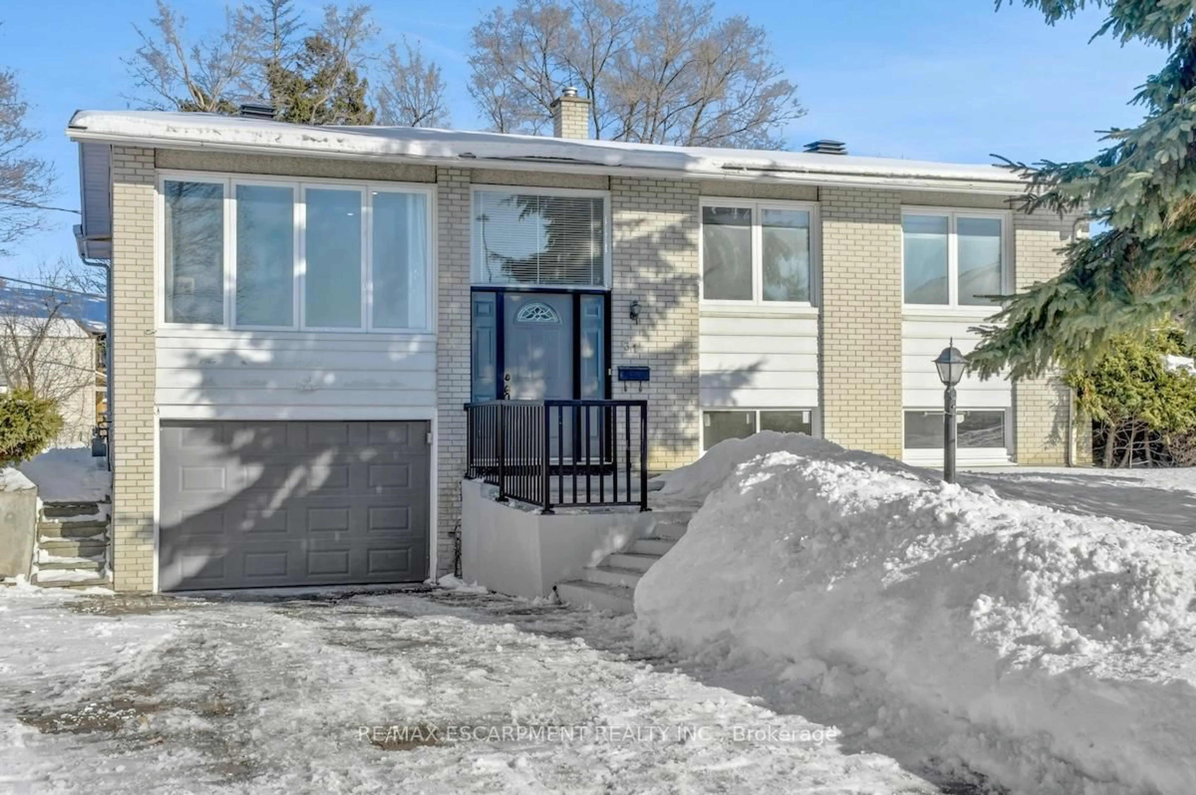 Unknown for 31 Bellfield St, Ottawa Ontario K2B 6K7