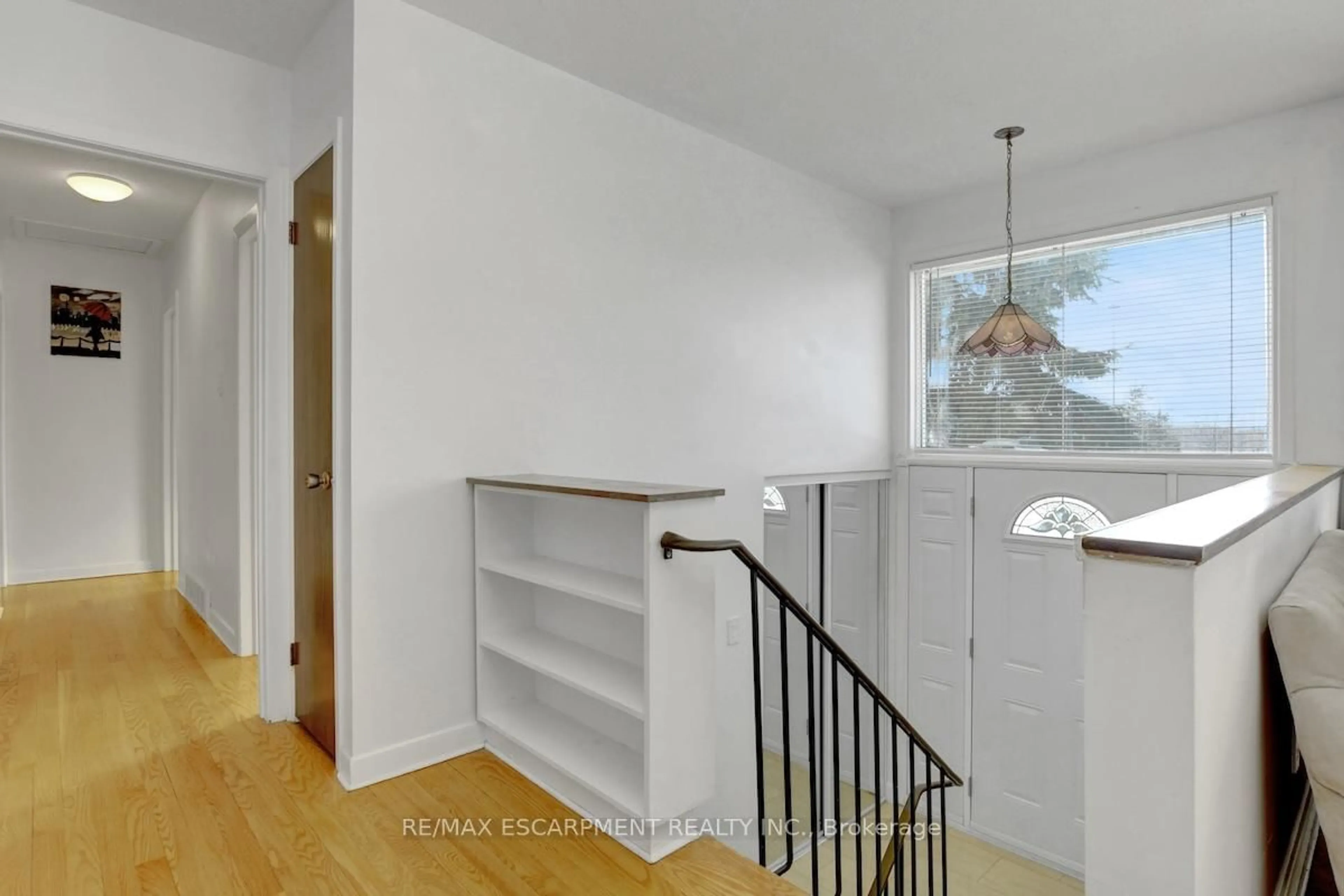 Unknown for 31 Bellfield St, Ottawa Ontario K2B 6K7