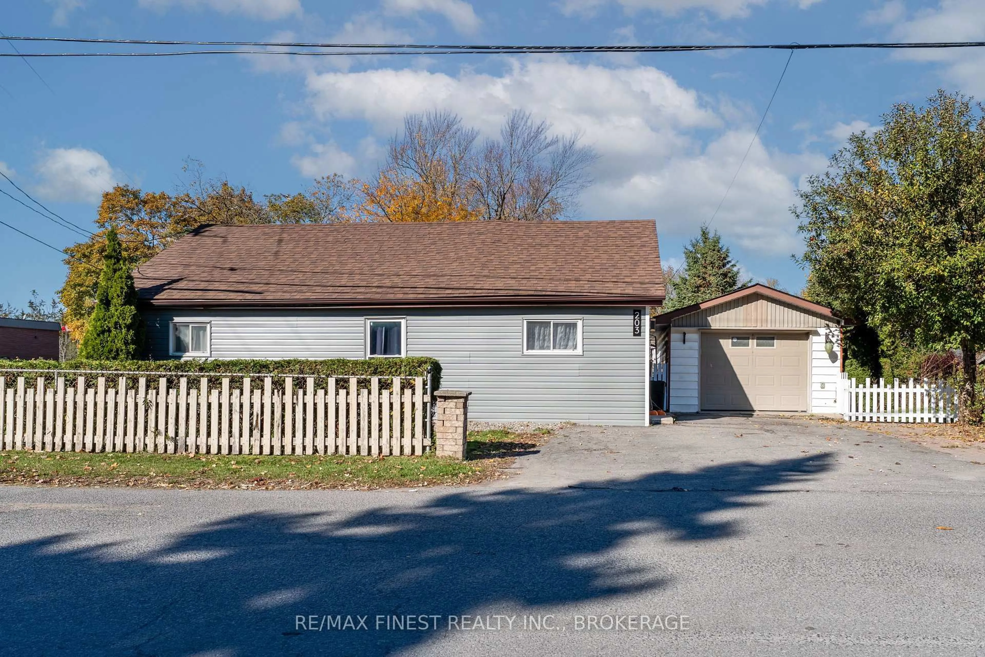 Unknown for 203 Church St, Greater Napanee Ontario K7R 1C5
