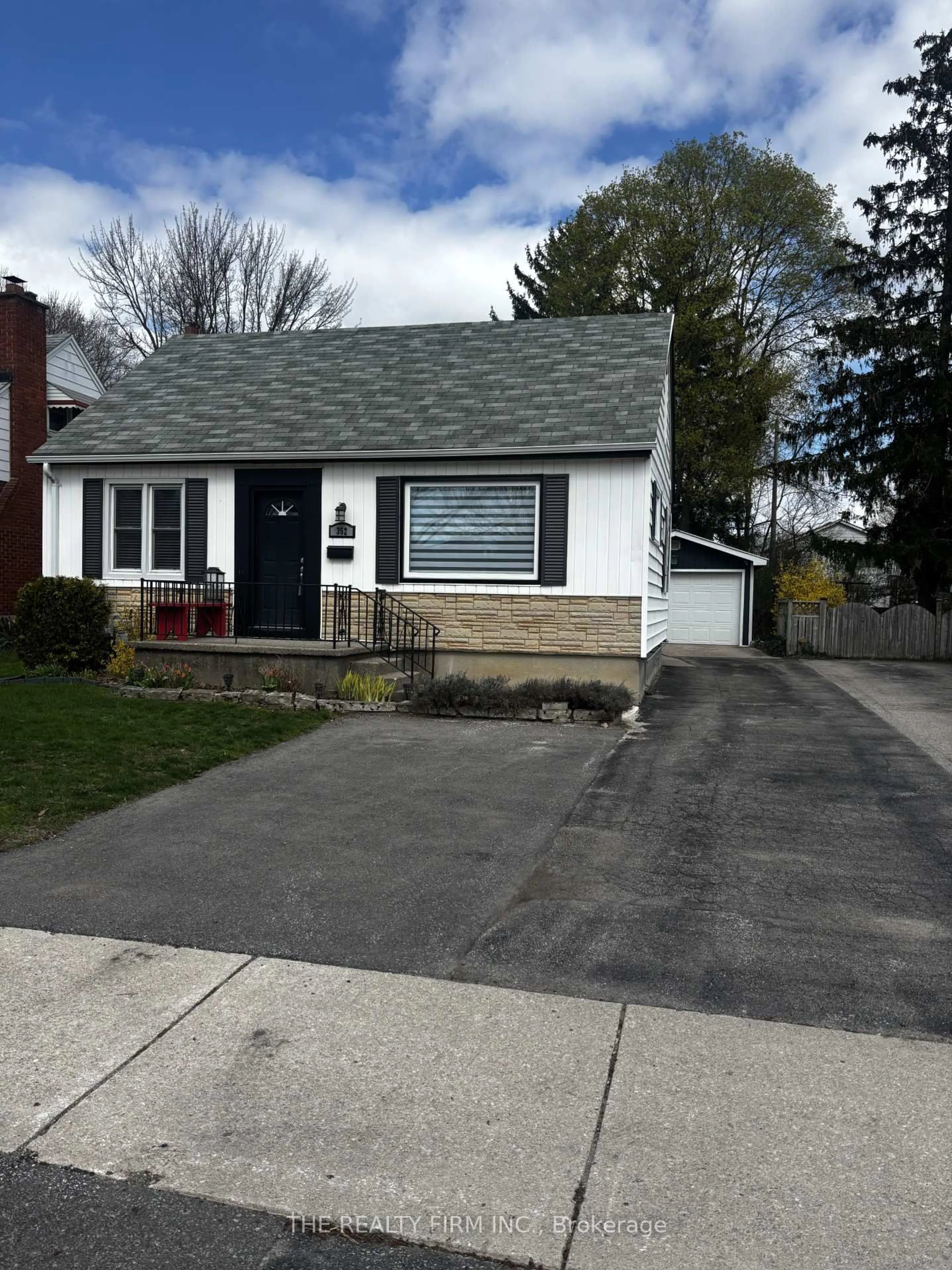Home with vinyl exterior material, street for 352 Hale St, London East Ontario N5W 1G4