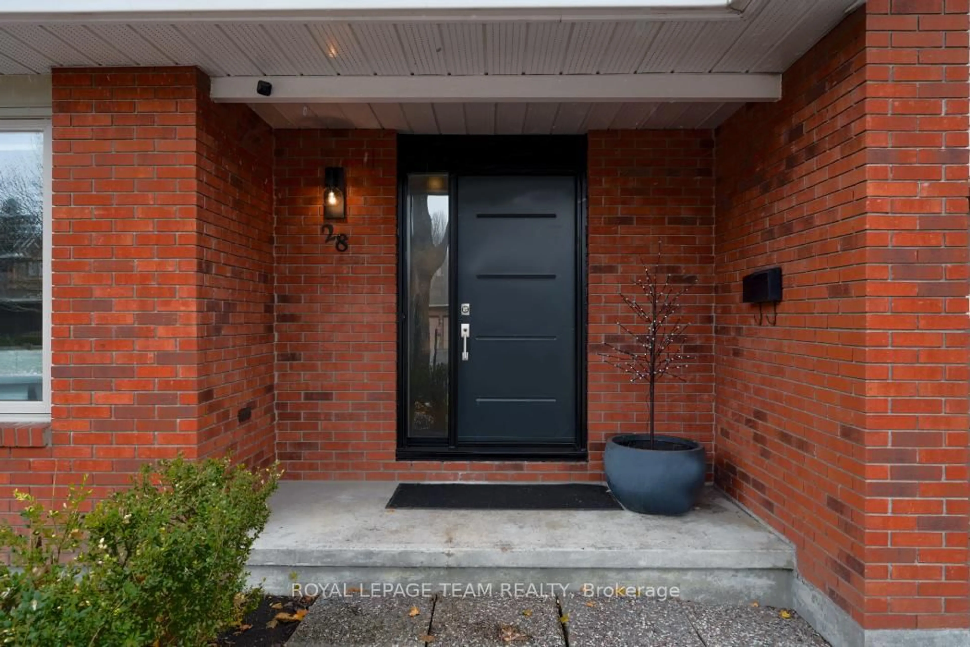 Unknown for 28 Holitman Dr, Barrhaven Ontario K2J 2A9