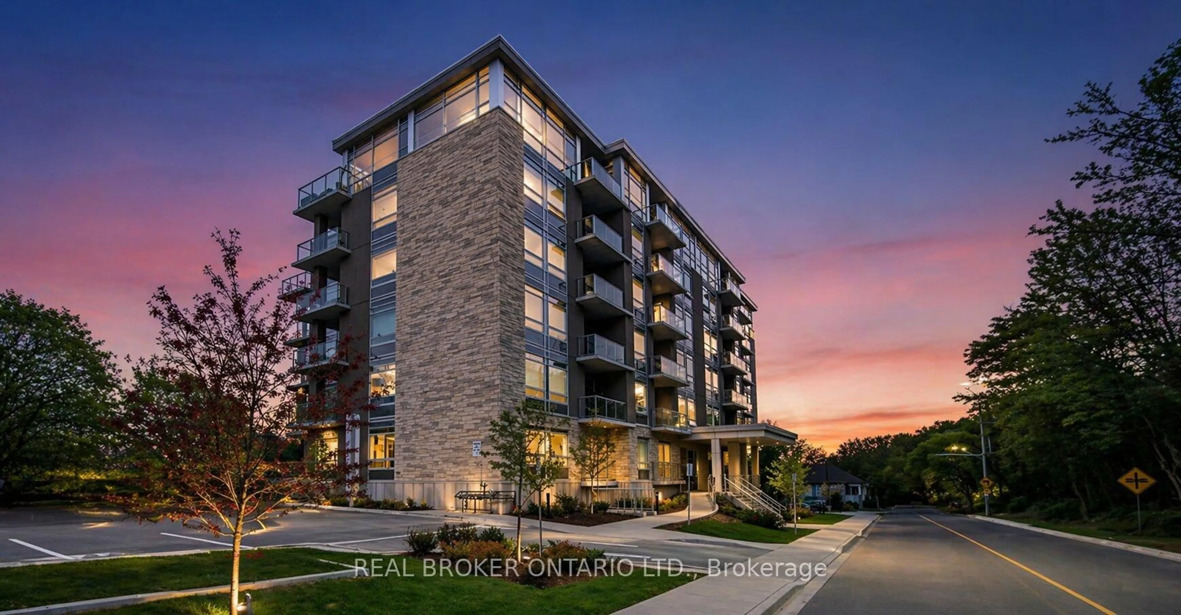 Unknown for 479 Charlton Ave #106, Hamilton Ontario L8N 0B4