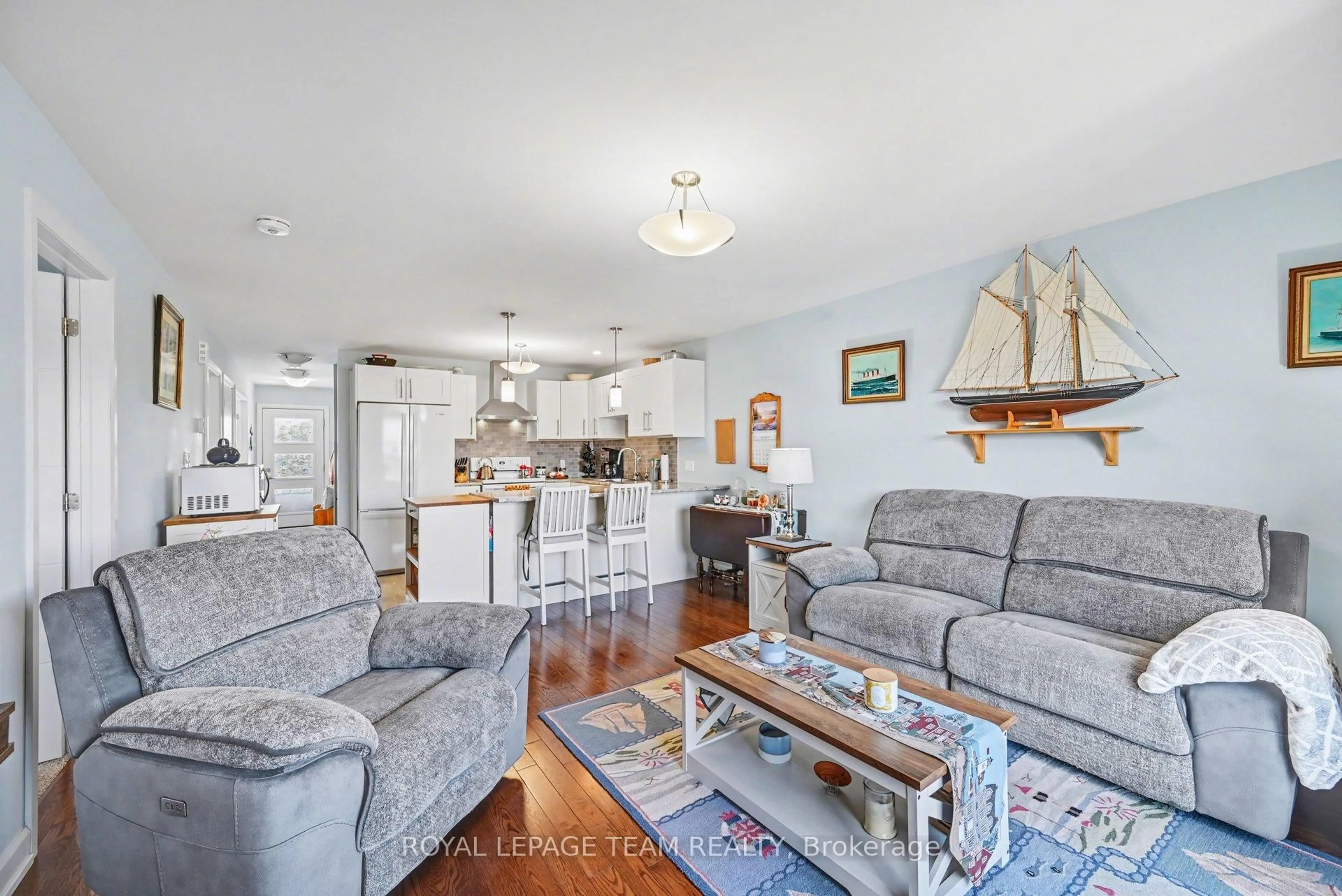 Living room with furniture, unknown for 442 Arora Cres, North Dundas Ontario K0C 2K0