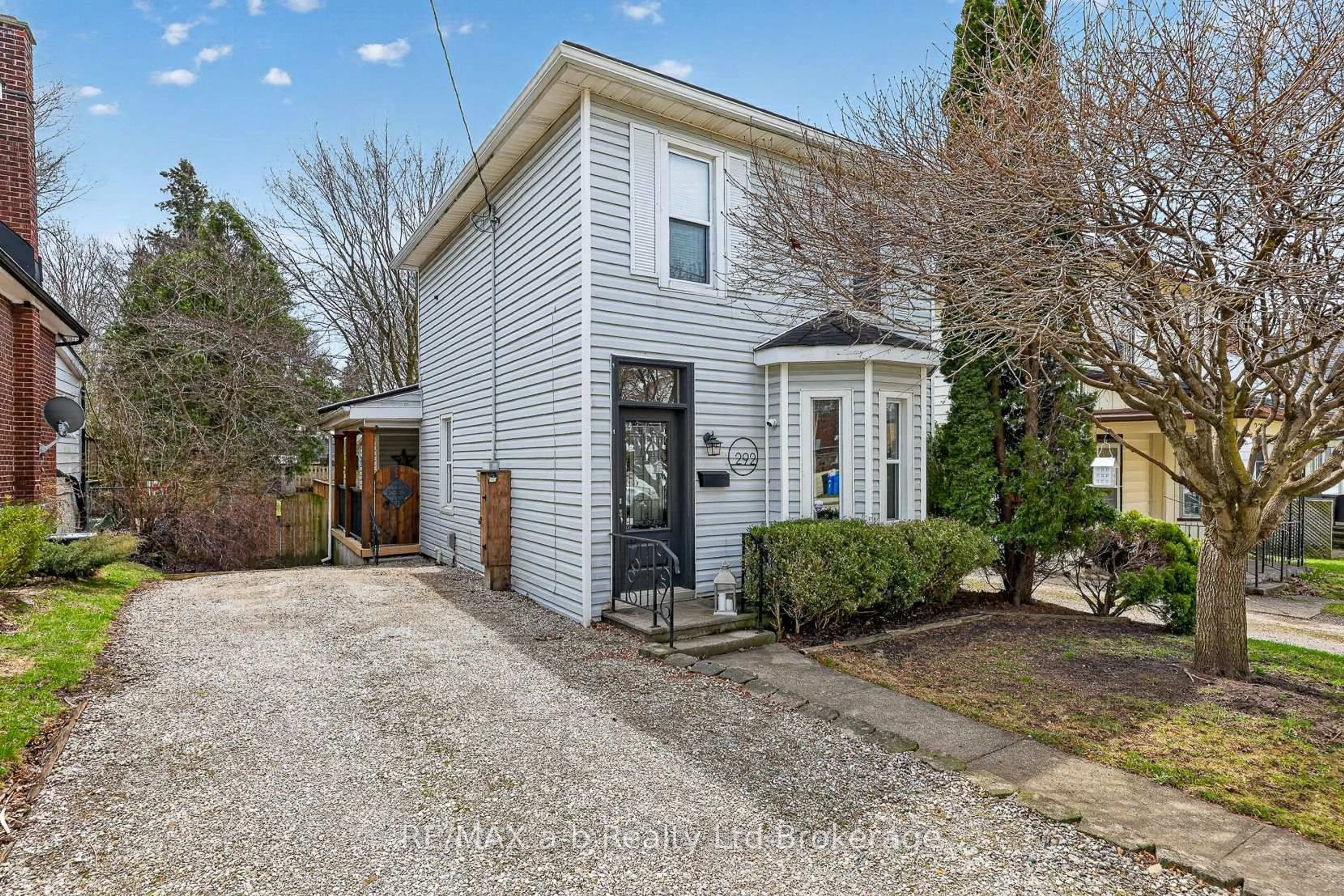 Unknown for 292 Buller St, Woodstock Ontario N4S 4M5