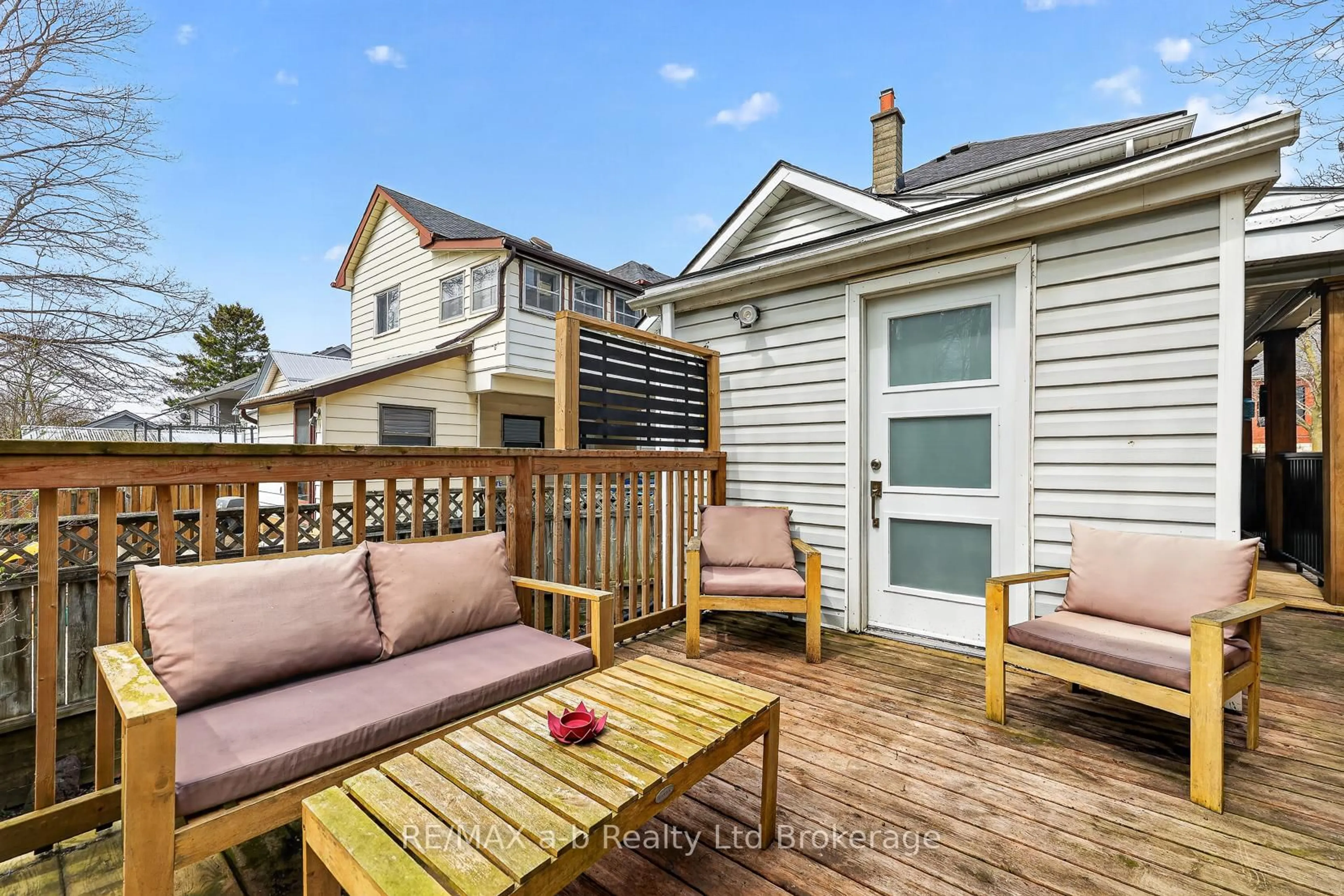 Patio, street for 292 Buller St, Woodstock Ontario N4S 4M5