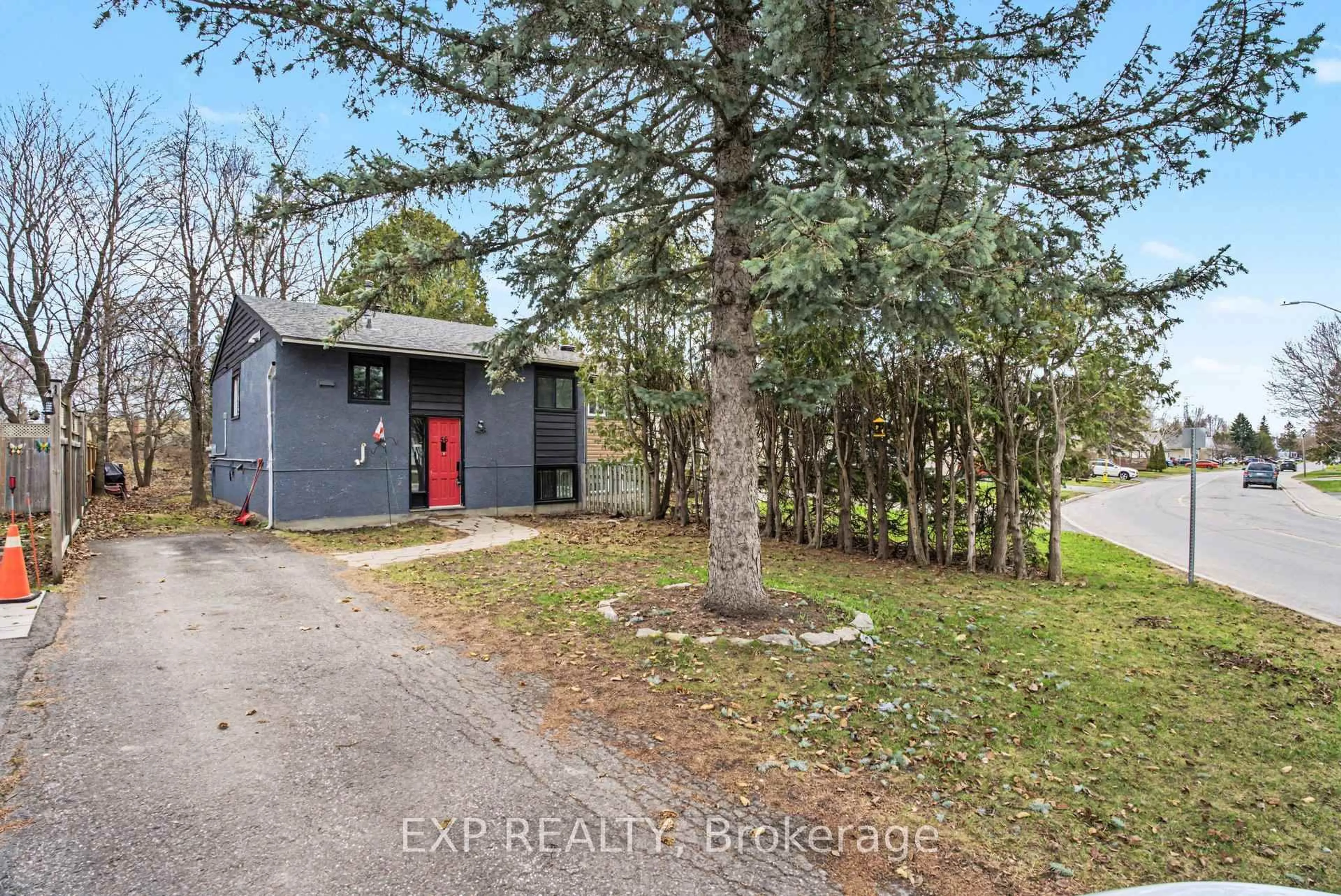 A pic from outside/outdoor area/front of a property/back of a property/a pic from drone, unknown for 56 Glamorgan Dr, Ottawa Ontario K2L 1R4