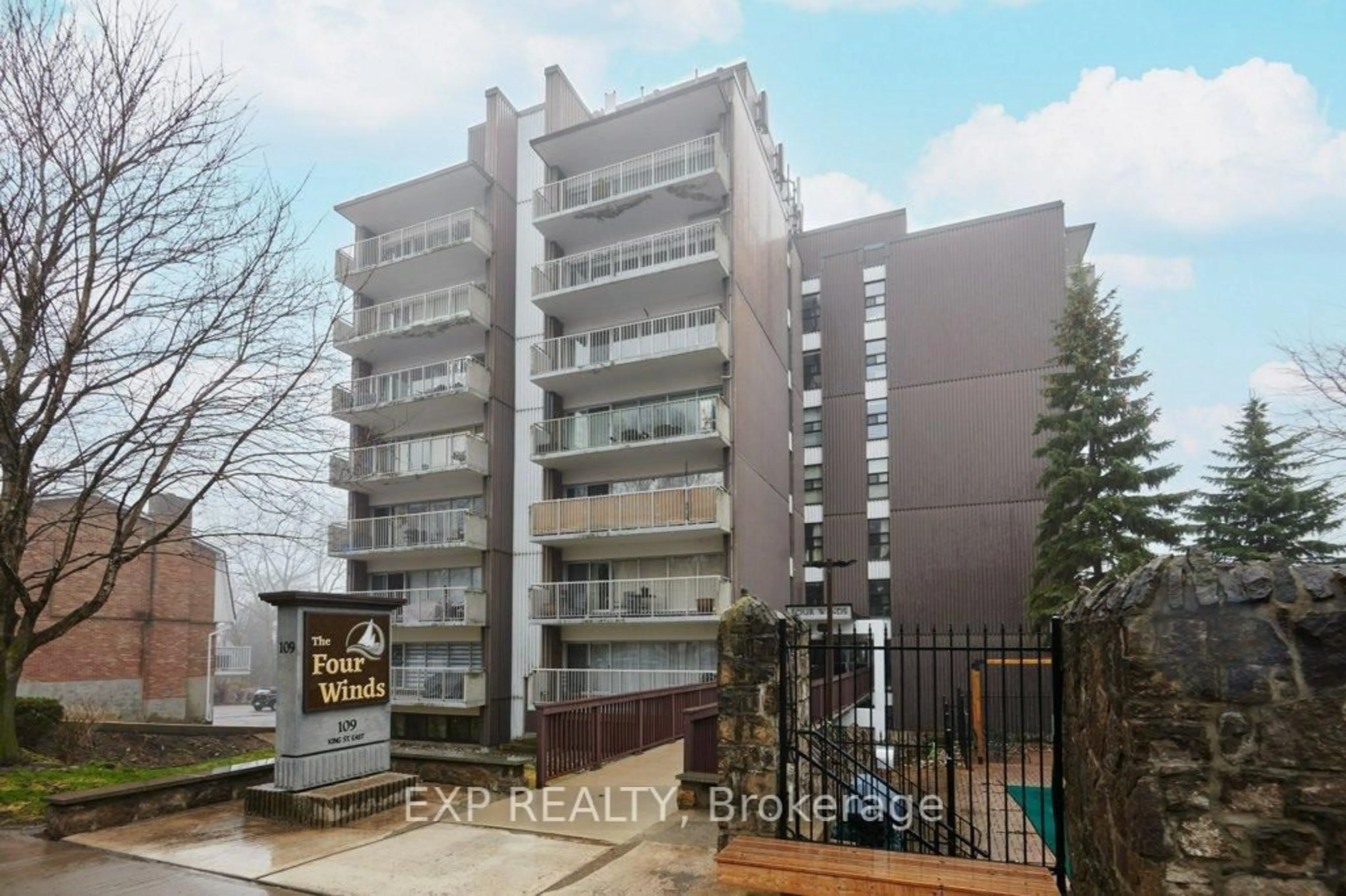 Unknown for 109 King St #304, Brockville Ontario K6V 1B8