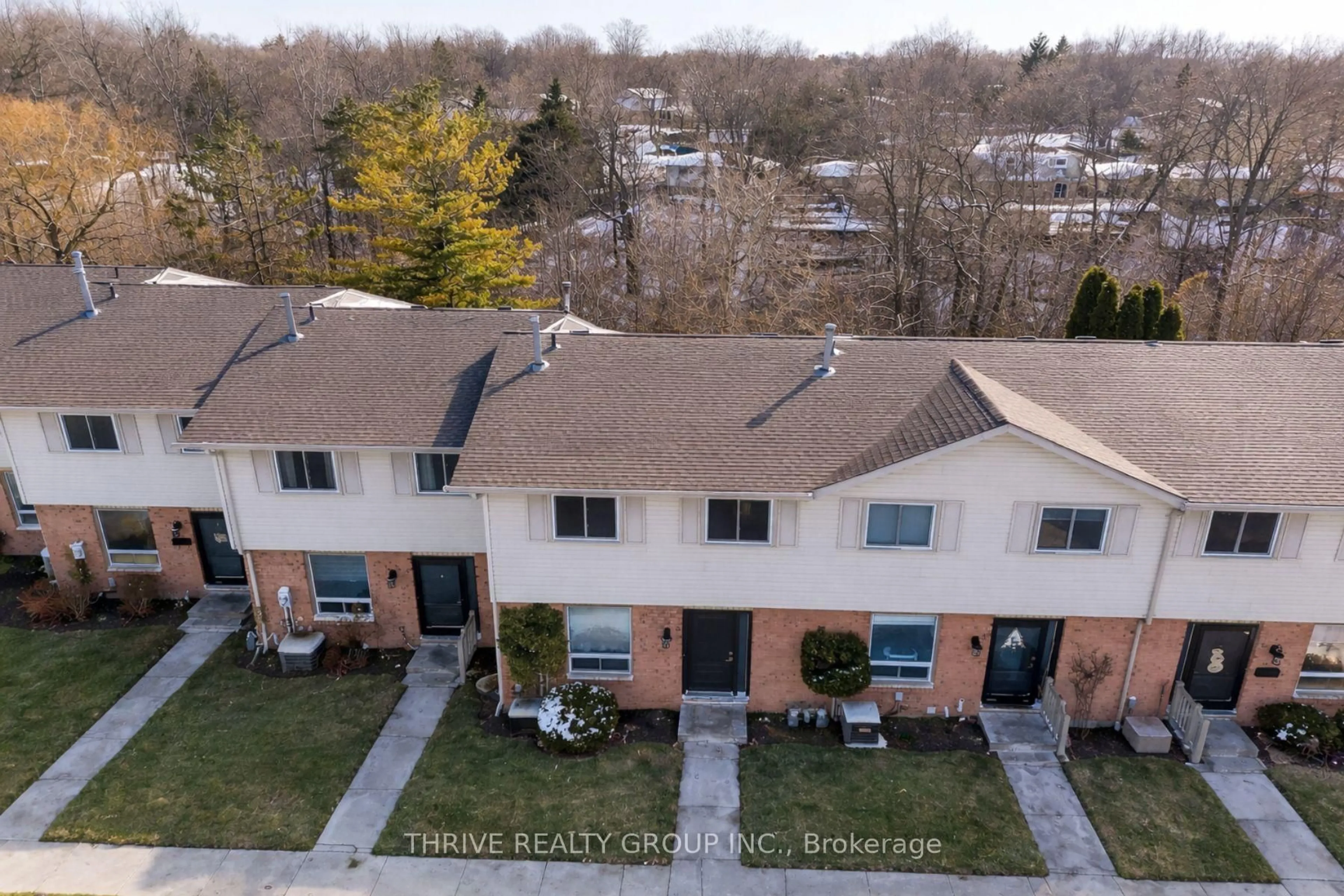 A pic from outside/outdoor area/front of a property/back of a property/a pic from drone, street for 80 Acorn Cres #3, London North Ontario N6G 4R8