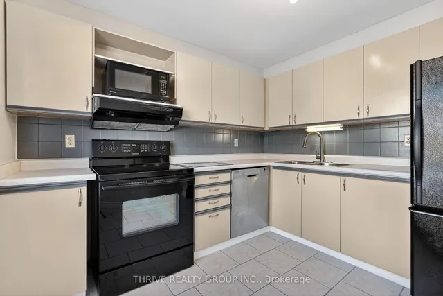 80 Acorn Cres #3, London North 5