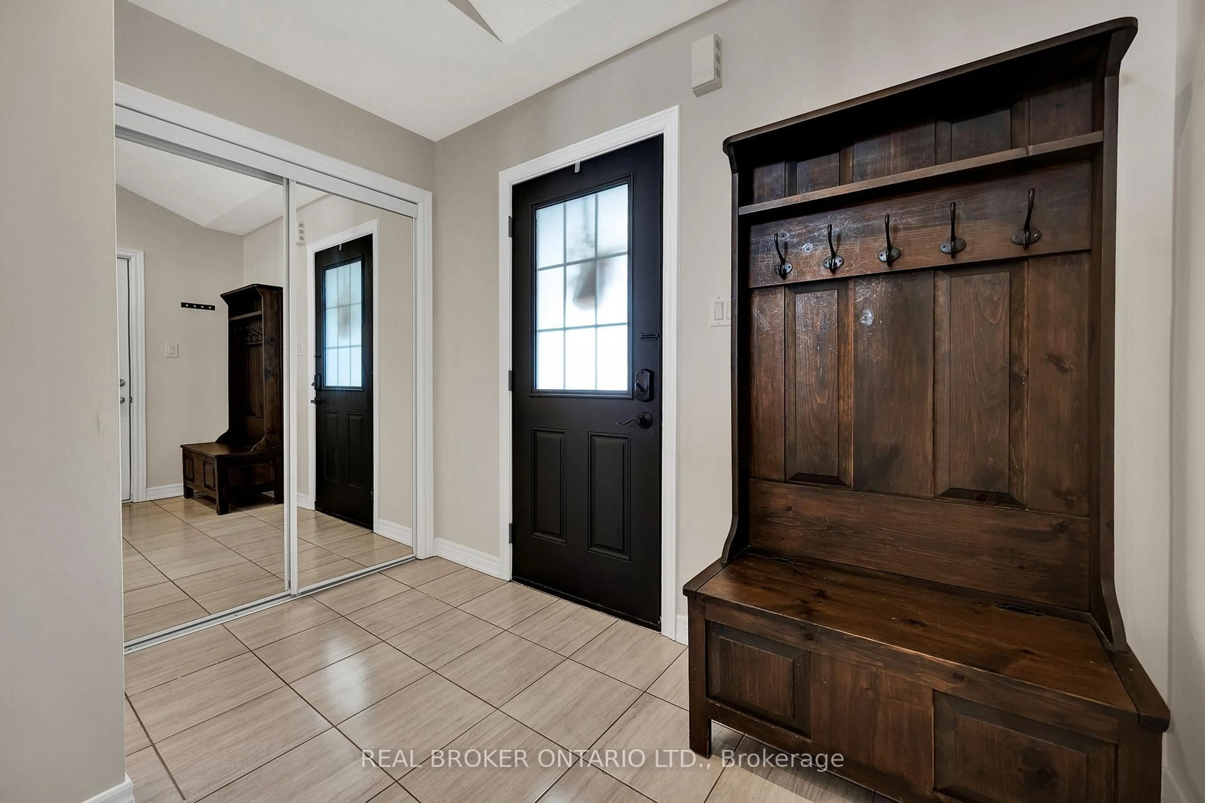 Indoor entryway for 335 Krotz St, North Perth Ontario N4W 0H8