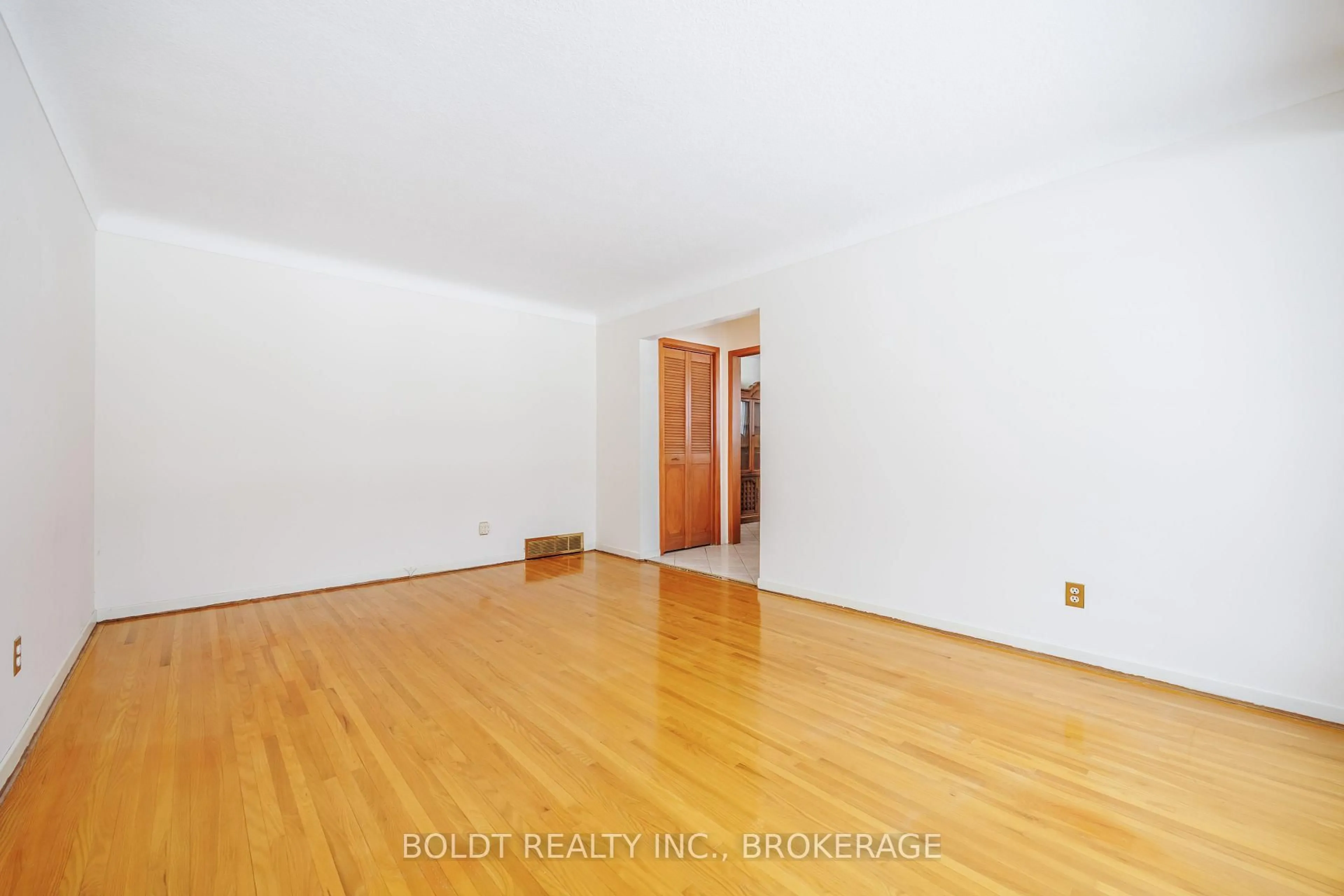 A pic of a room for 15 Nottingham Crt, St. Catharines Ontario L2M 1L6