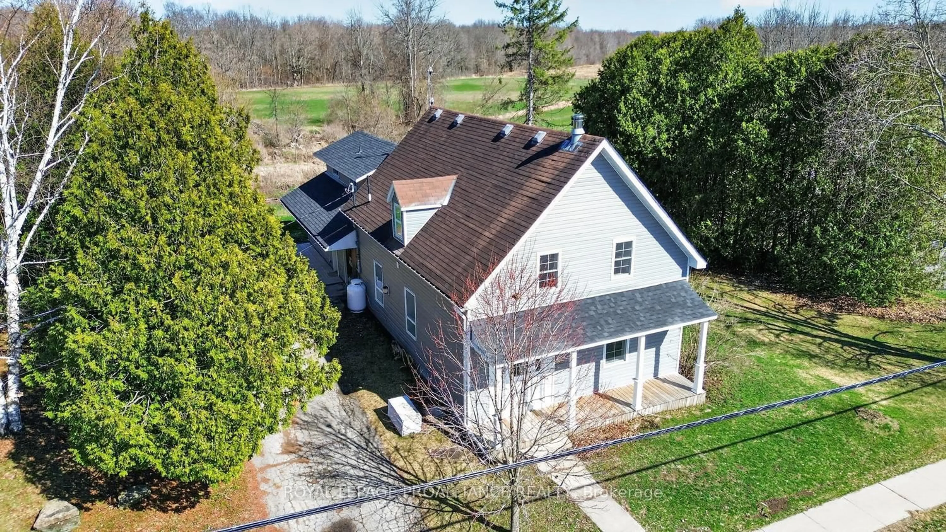 A pic from outside/outdoor area/front of a property/back of a property/a pic from drone, building for 13 King St, Rideau Lakes Ontario K0E 1G0