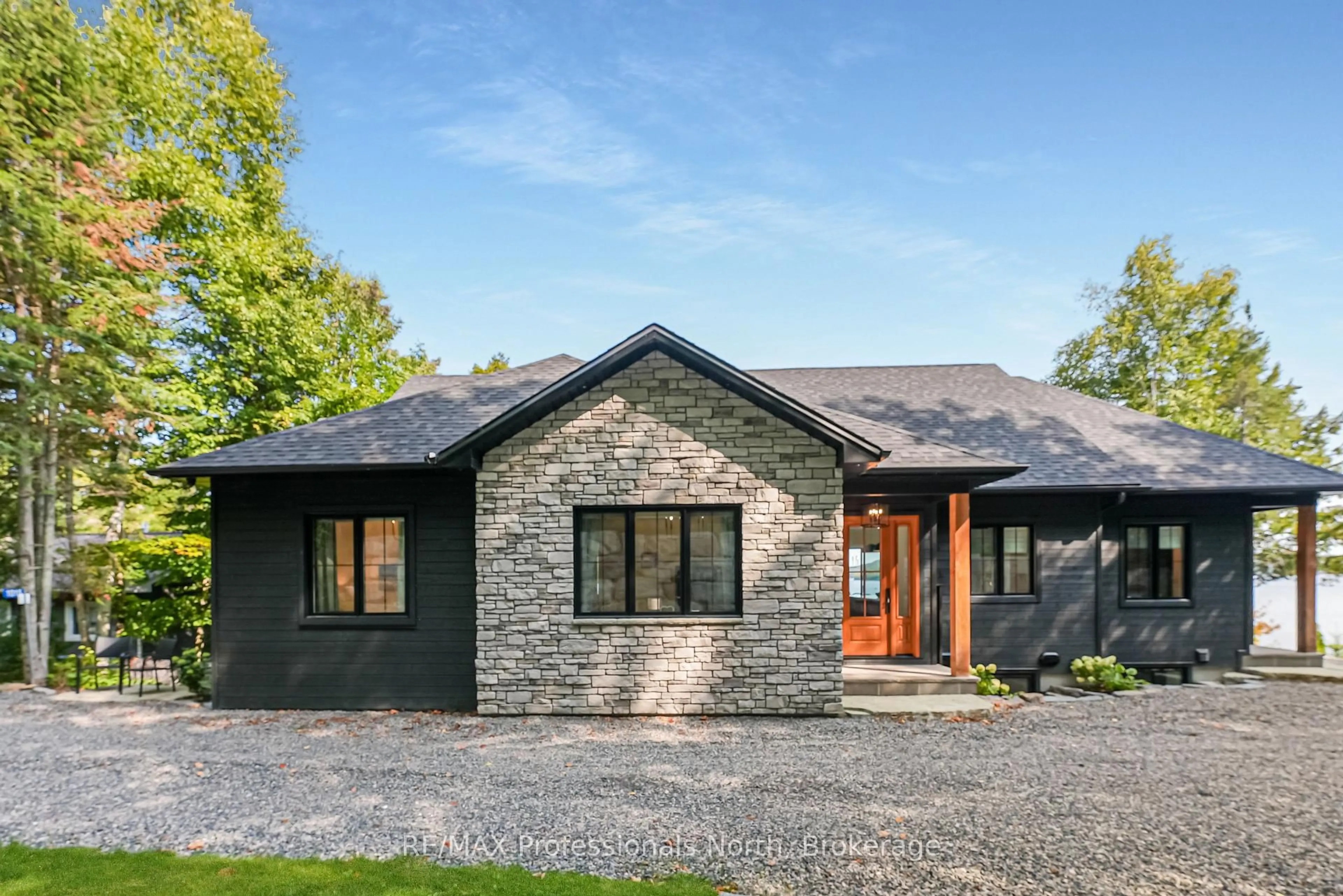 Home with brick exterior material, building for 1015 Treasure Dr, Dysart et al Ontario K0M 1S0