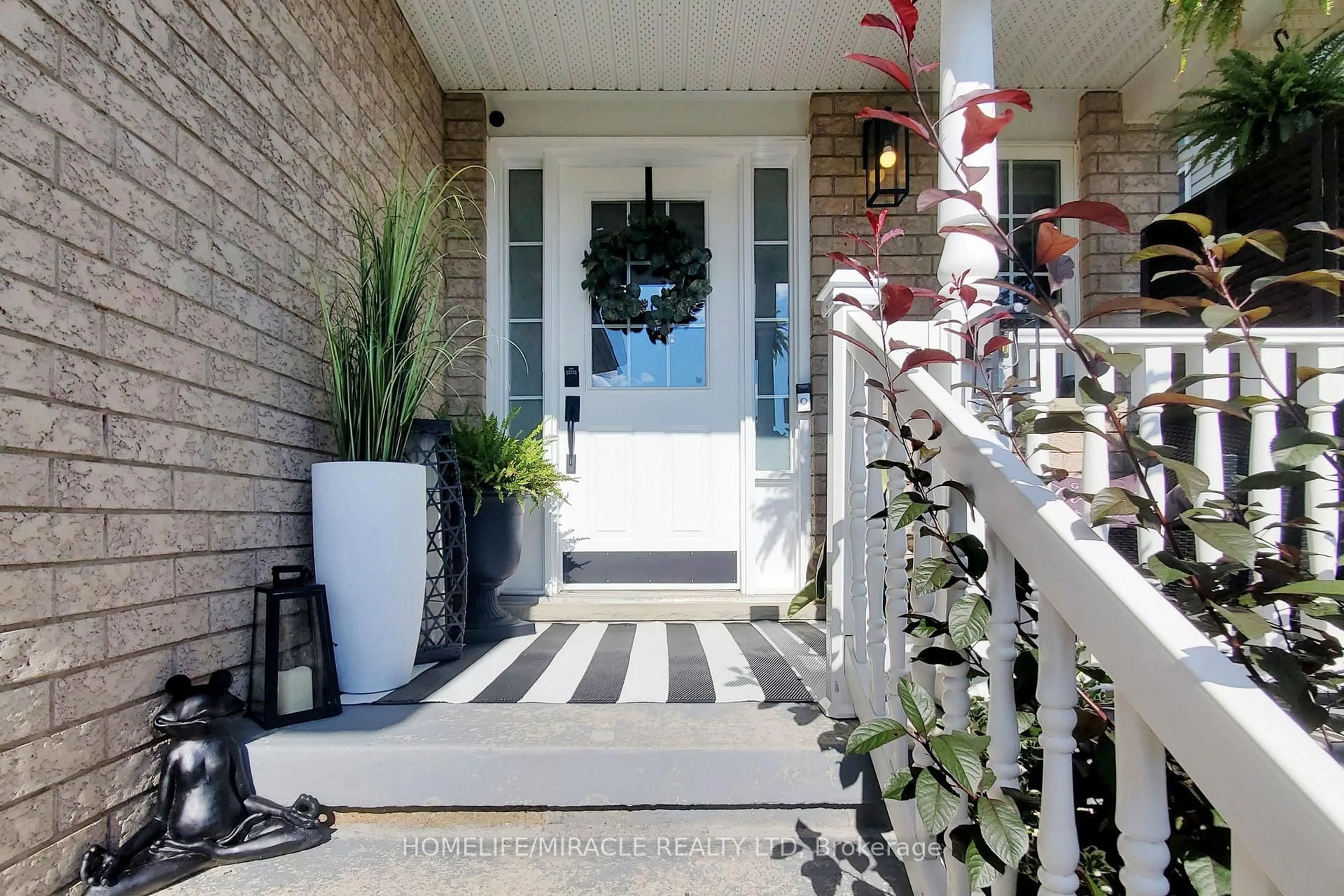 Indoor entryway for 658 Mortimer Dr, Cambridge Ontario N3H 5R7