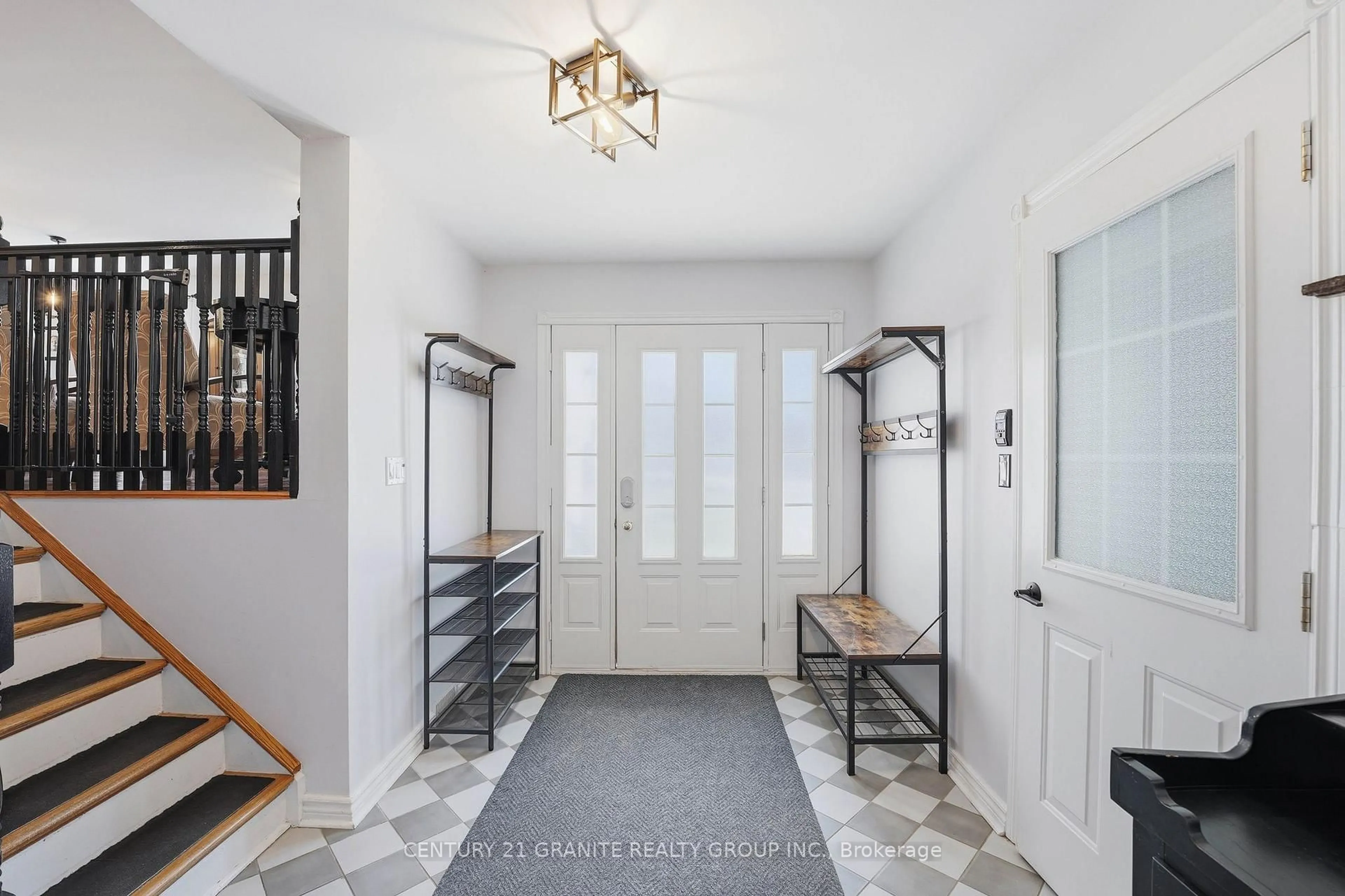 Indoor entryway for 122 Gaebel Rd, Bancroft Ontario K0L 1C0