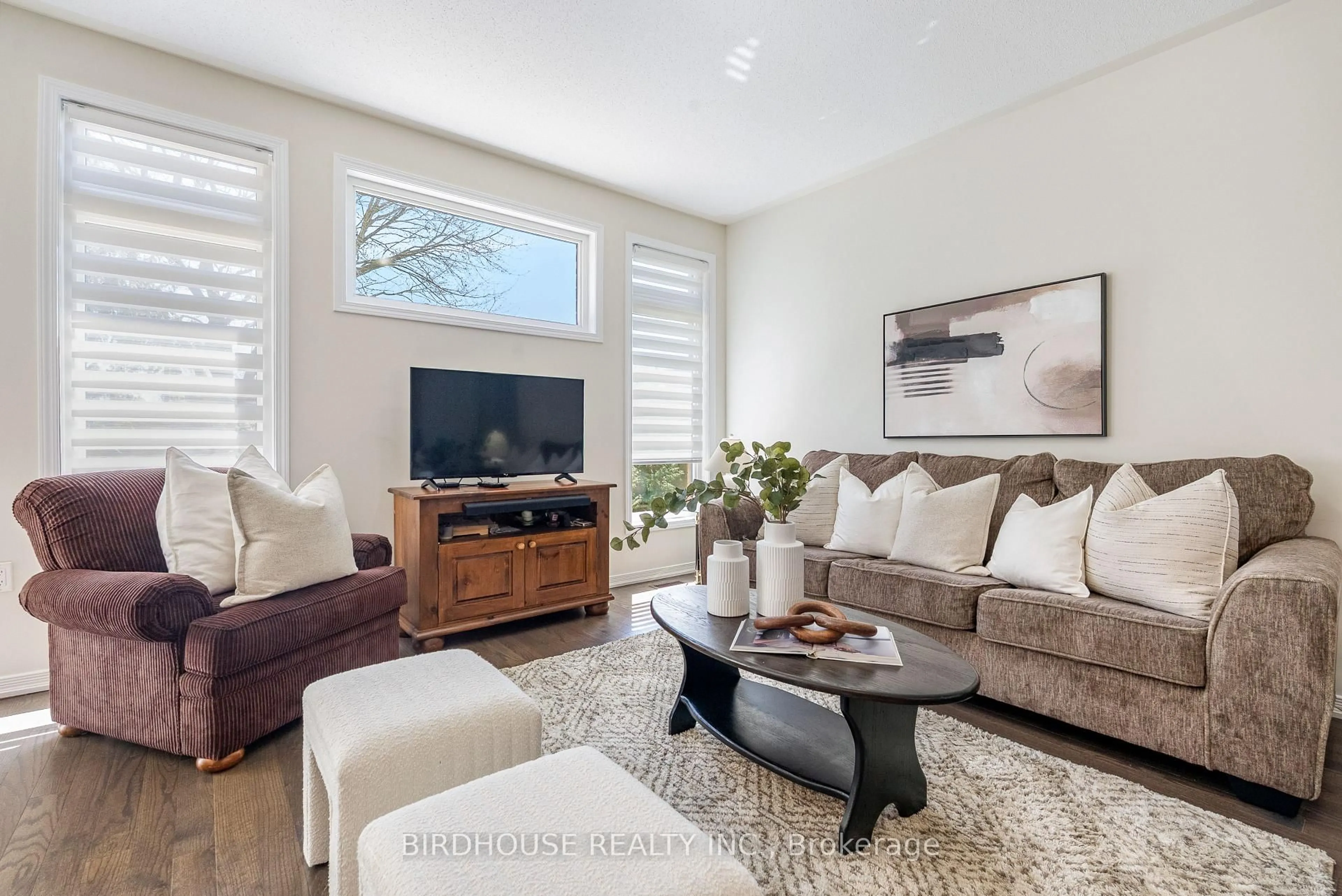 Living room with furniture, unknown for 107 Alcorn Dr, Kawartha Lakes Ontario K9V 0M8