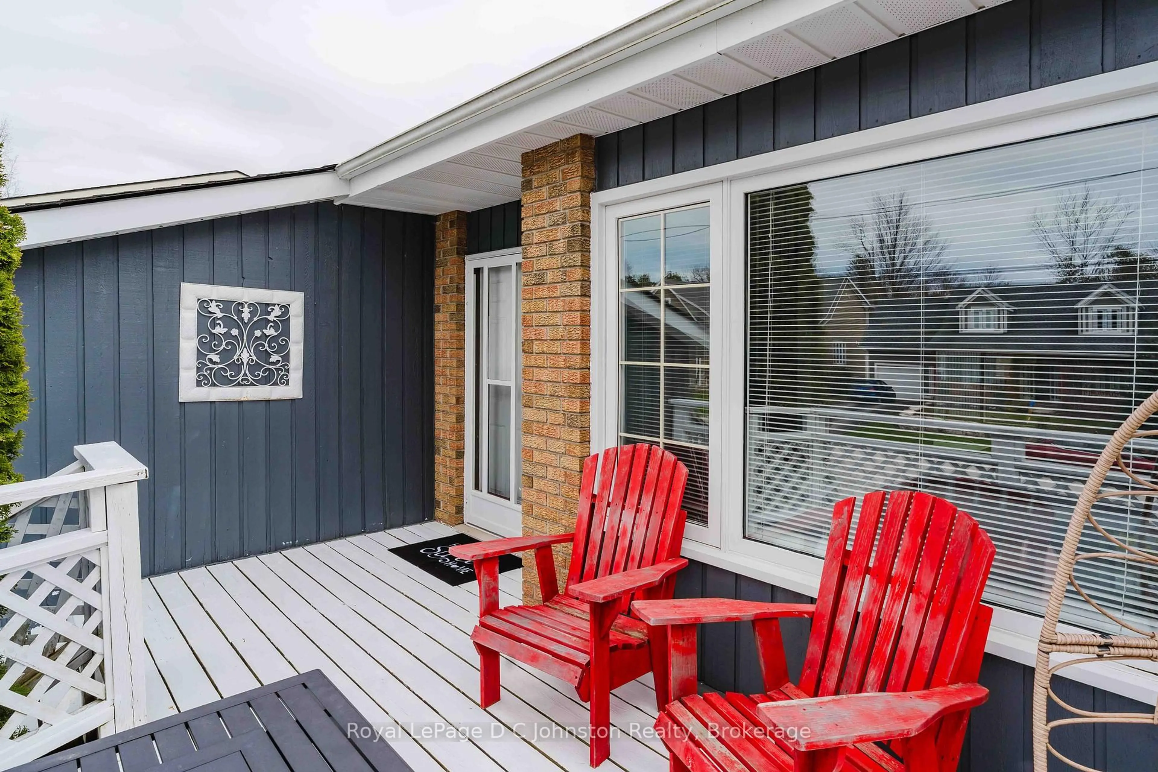 Patio, street for 310 Albert St, Saugeen Shores Ontario N0H 2L0