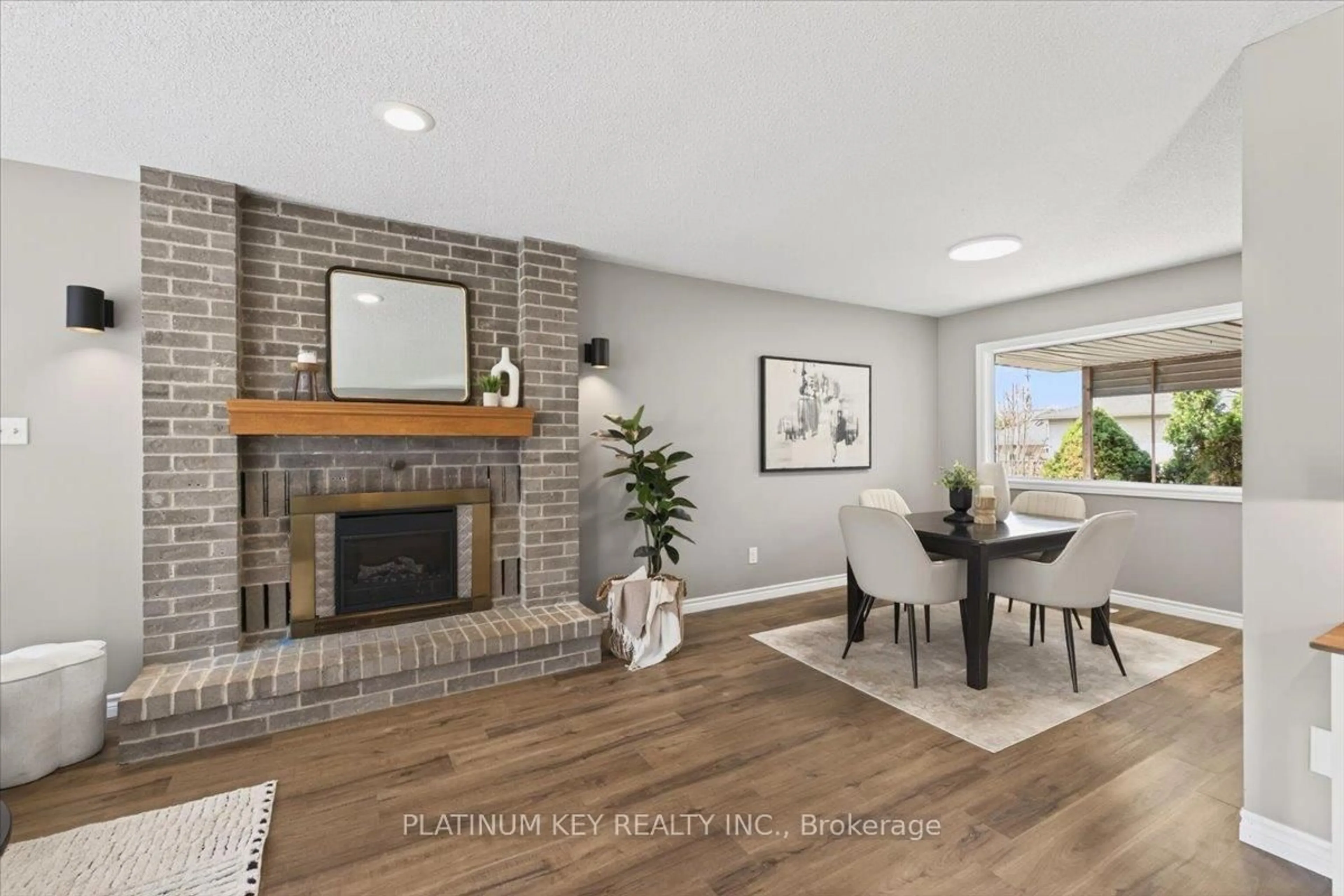 Living room with furniture, unknown for 576 Helen St, Strathroy-Caradoc Ontario N0L 1W0