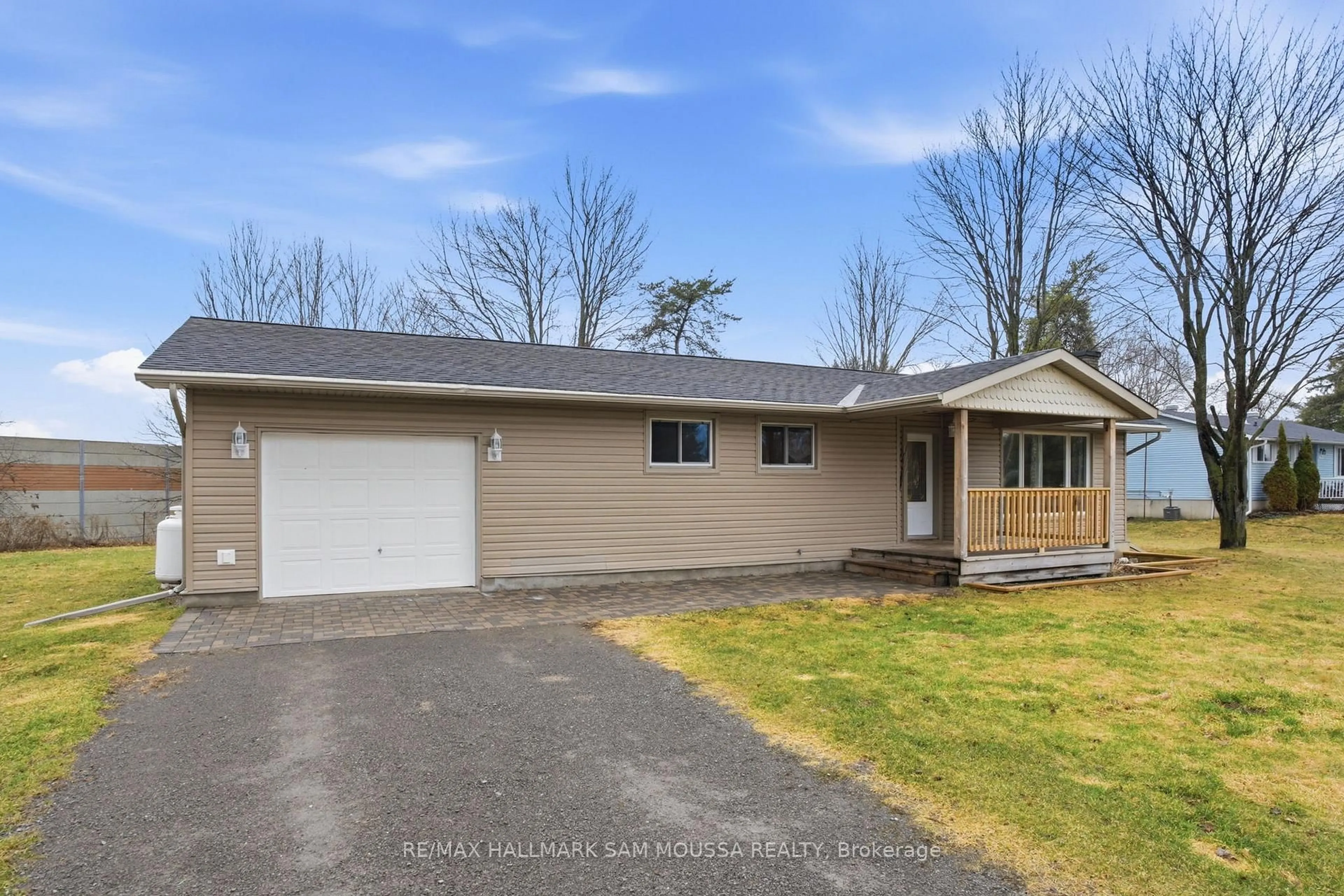 Home with vinyl exterior material, street for 267 Keatley Rd, Ottawa Ontario K7S 3G7