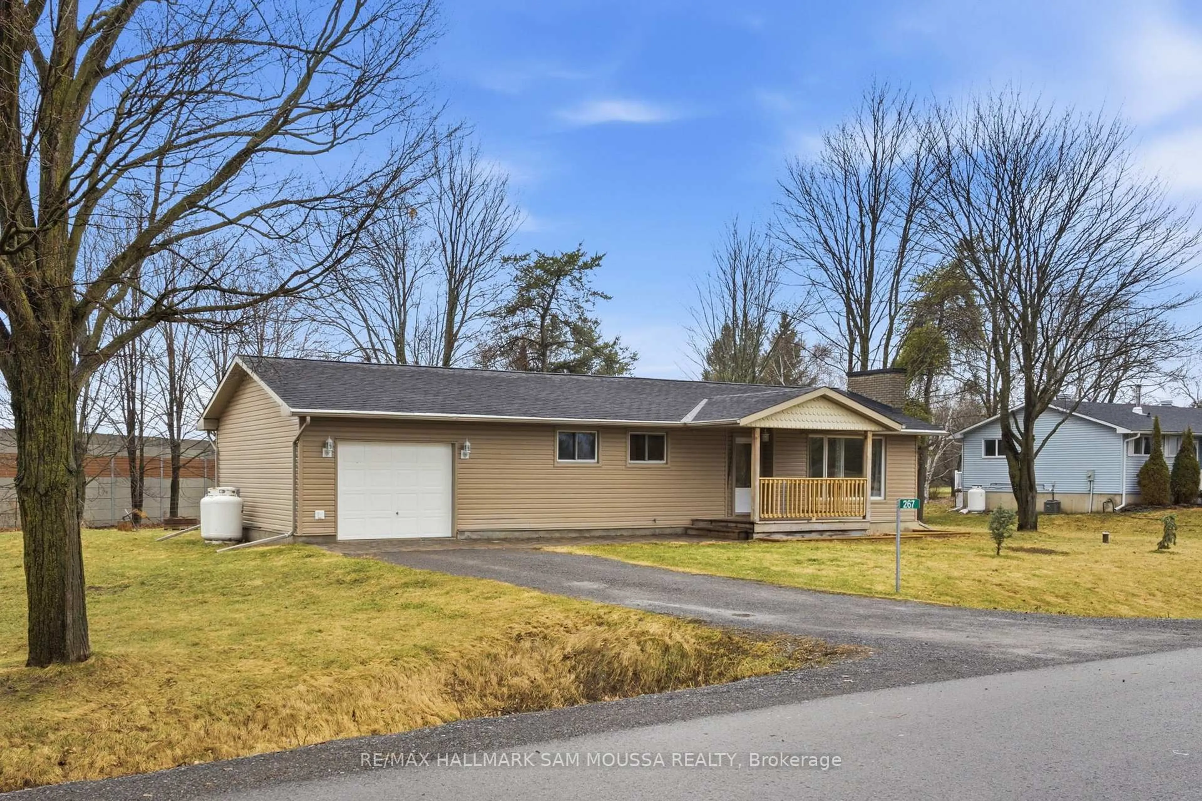 Home with vinyl exterior material, street for 267 Keatley Rd, Ottawa Ontario K7S 3G7