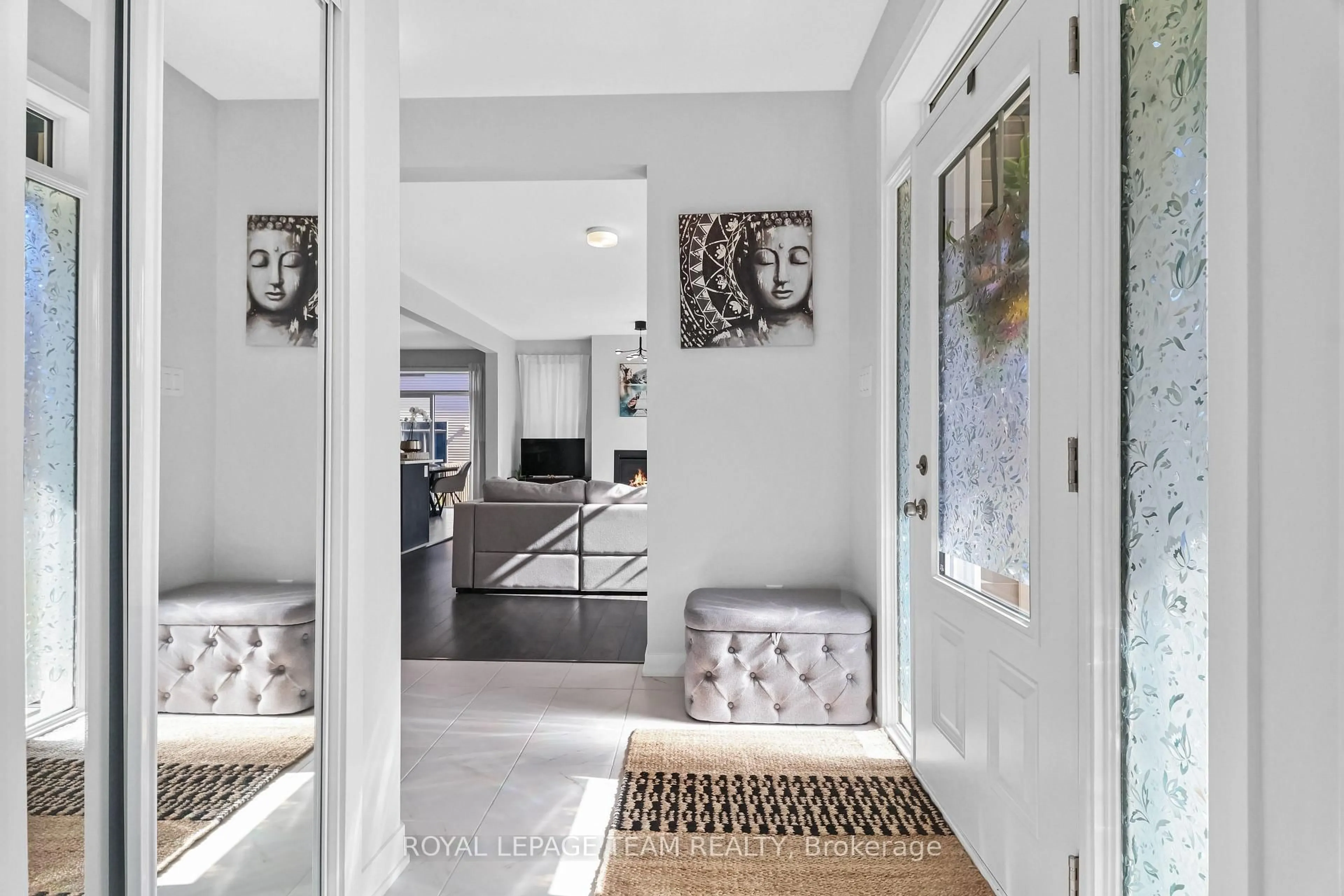 Indoor entryway for 647 Cygnus St, Ottawa Ontario K2J 7A9