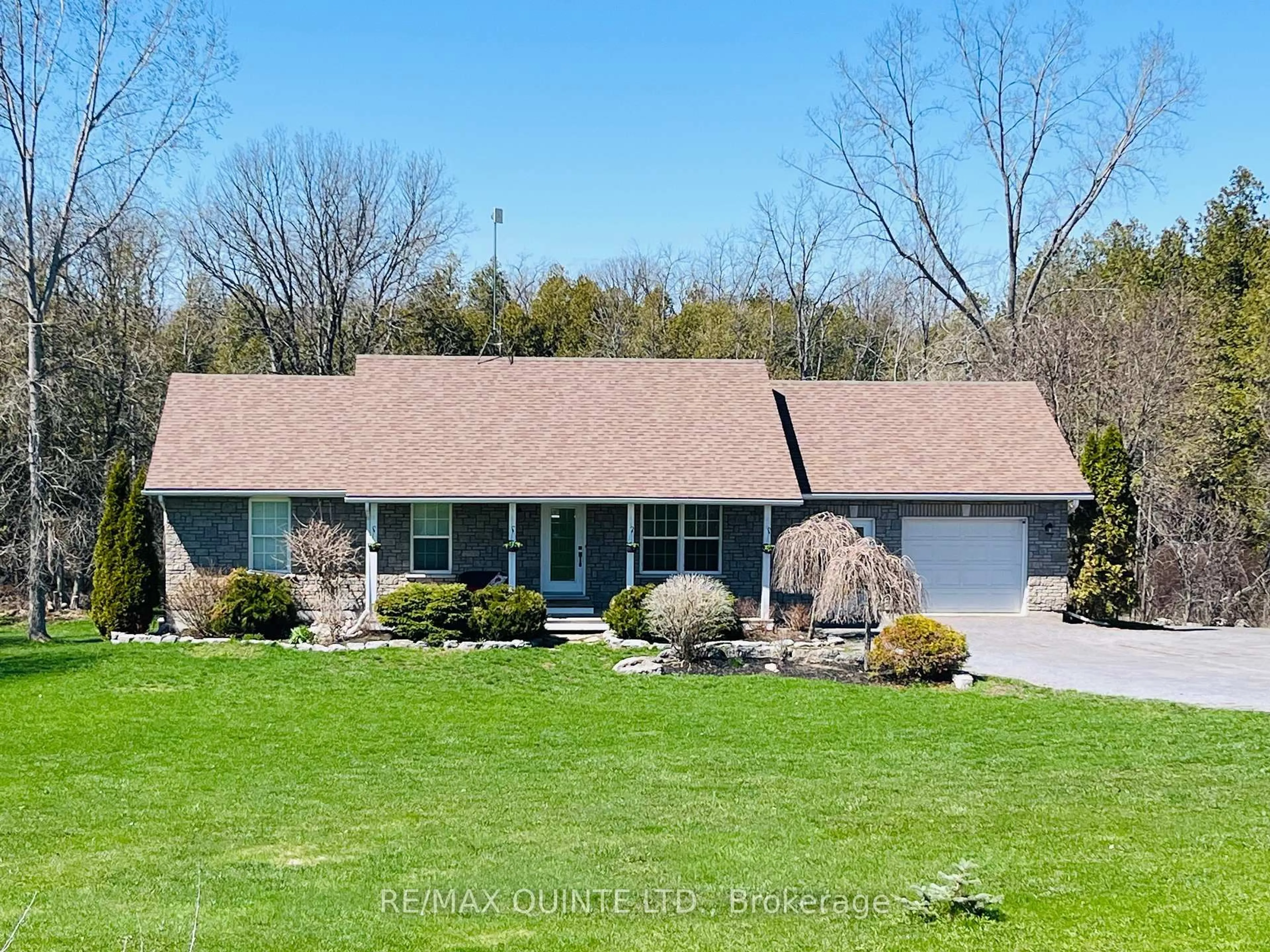 A pic from outside/outdoor area/front of a property/back of a property/a pic from drone, unknown for 847 Thrasher Rd, Belleville Ontario K0K 2V0