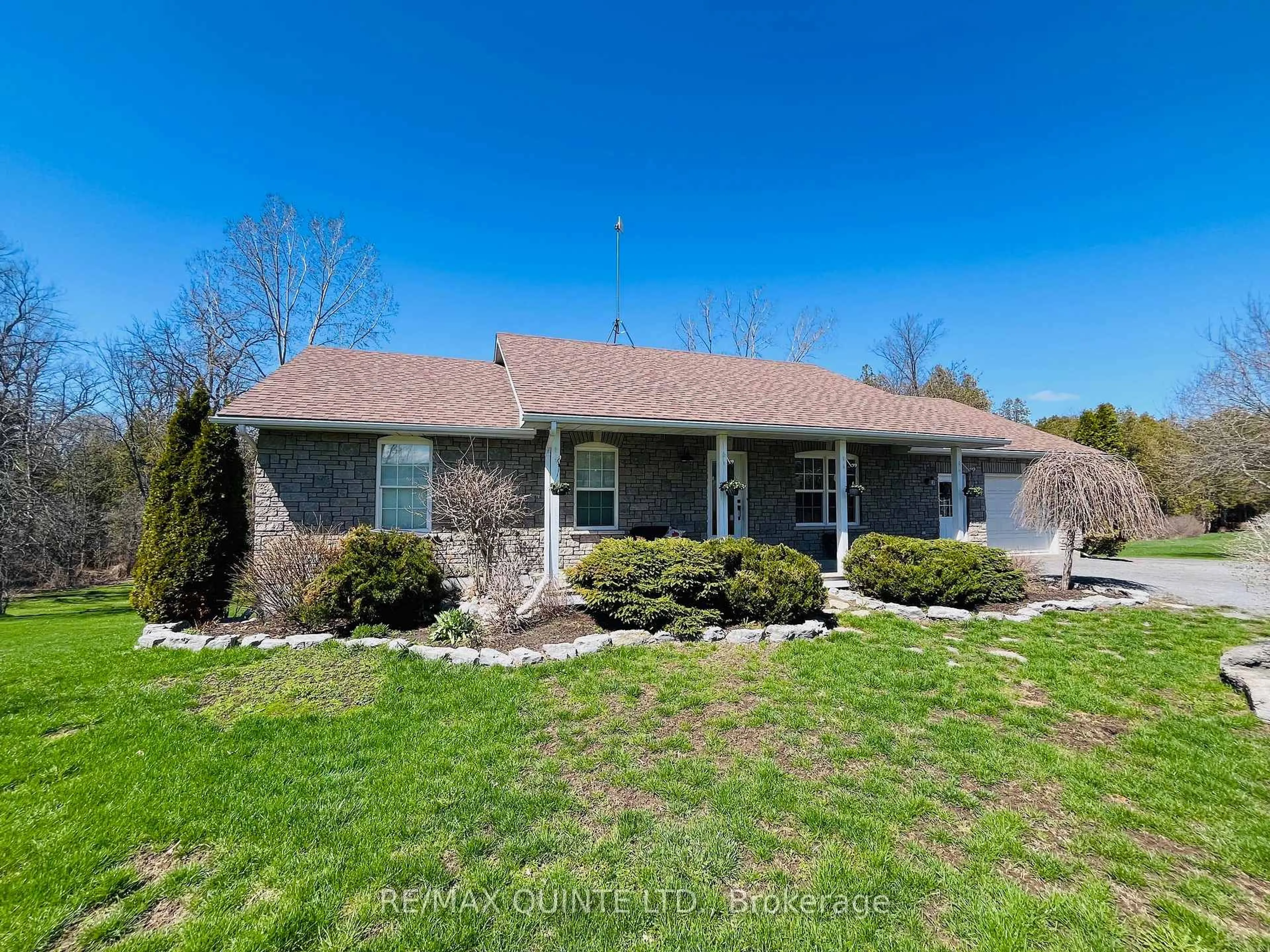 A pic from outside/outdoor area/front of a property/back of a property/a pic from drone, street for 847 Thrasher Rd, Belleville Ontario K0K 2V0