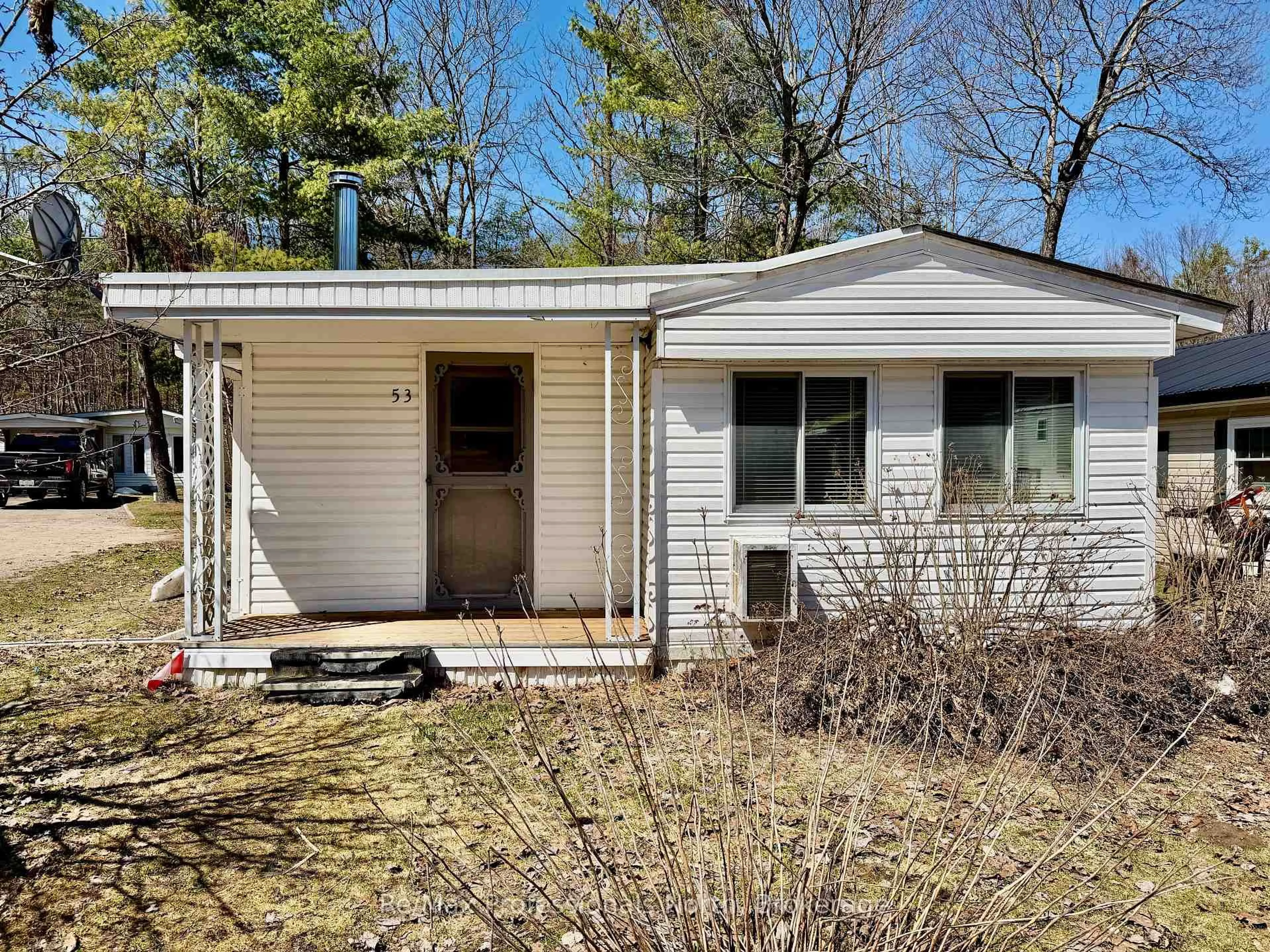 Home with vinyl exterior material, street for 1007 RACOON Rd #53, Gravenhurst Ontario P1P 1R1