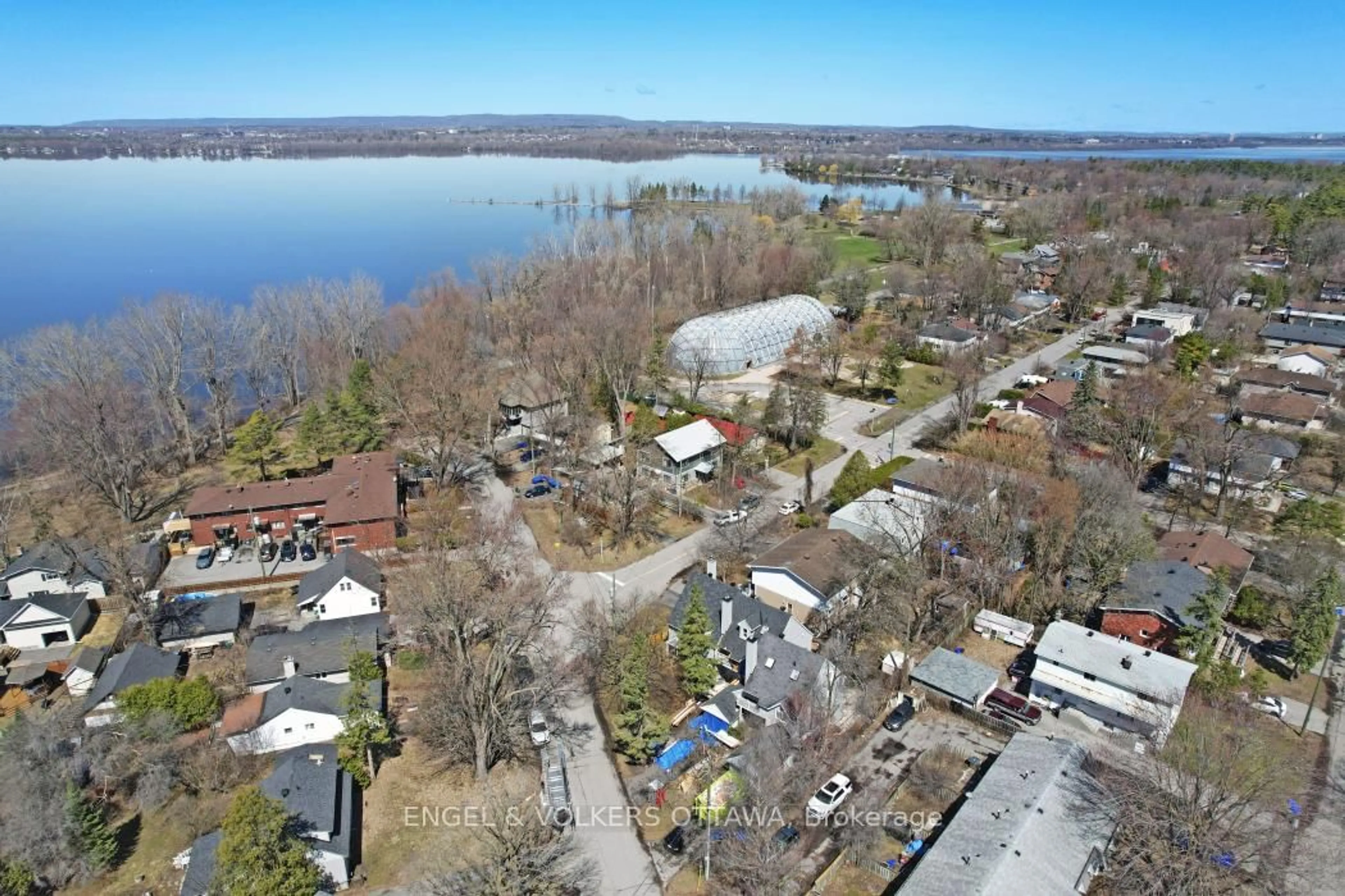 A pic from outside/outdoor area/front of a property/back of a property/a pic from drone, water/lake/river/ocean view for 72 Scrivens St, Ottawa Ontario K2B 6H1