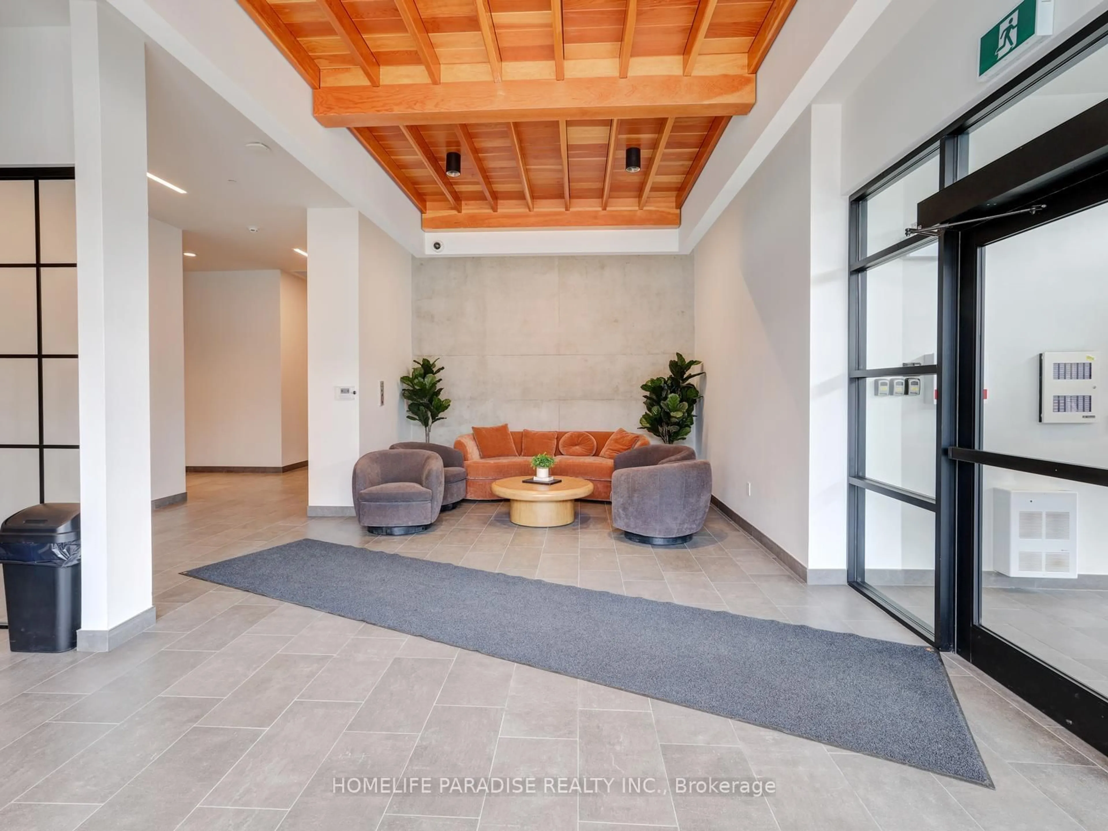 Indoor foyer for 312 Erb St #416, Waterloo Ontario N2L 1W3