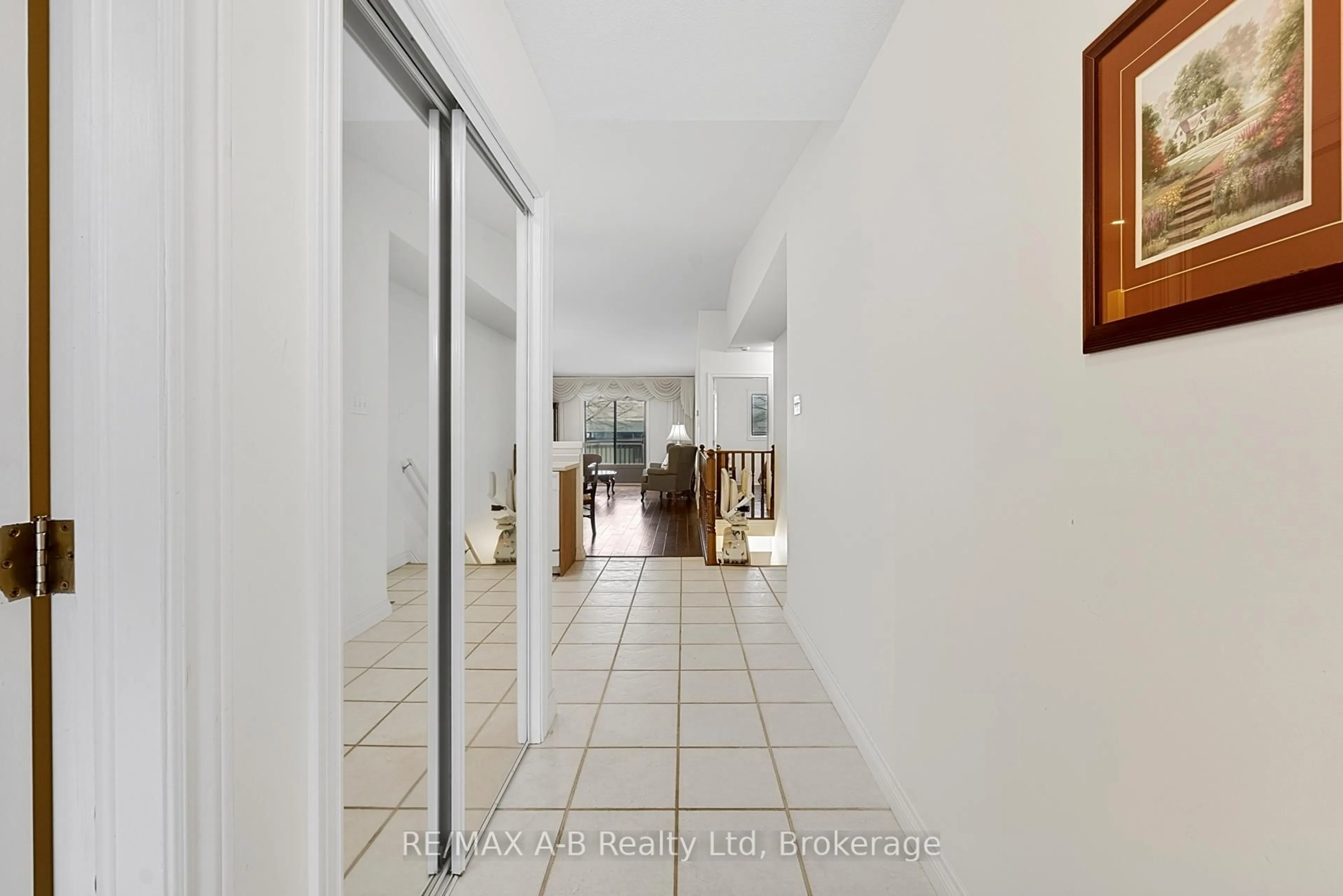 Indoor foyer for 24 Griffiths Dr #23, Brant Ontario N3L 4C5