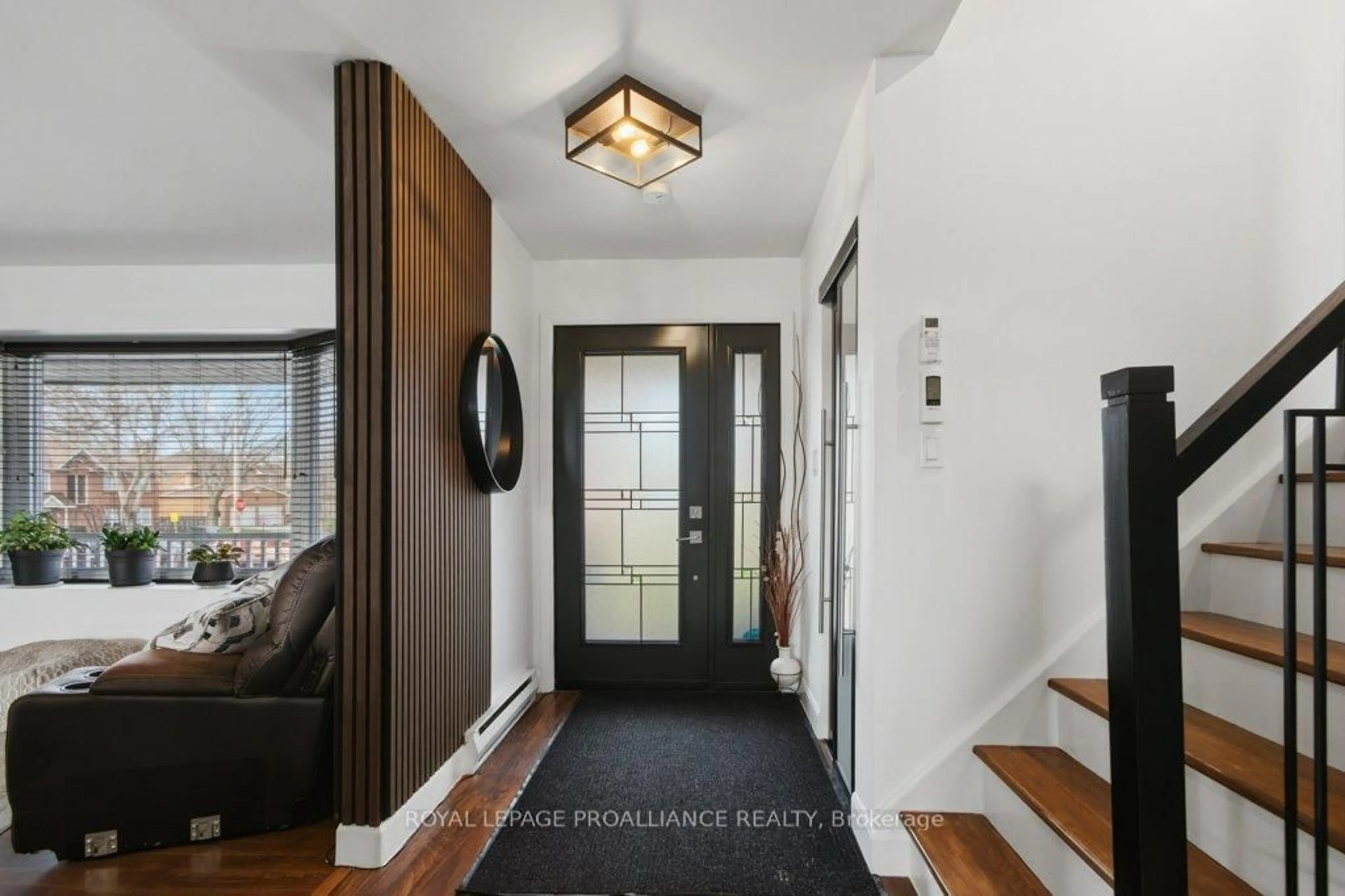 Indoor entryway for 70 Tripp Blvd, Quinte West Ontario K8V 5P6