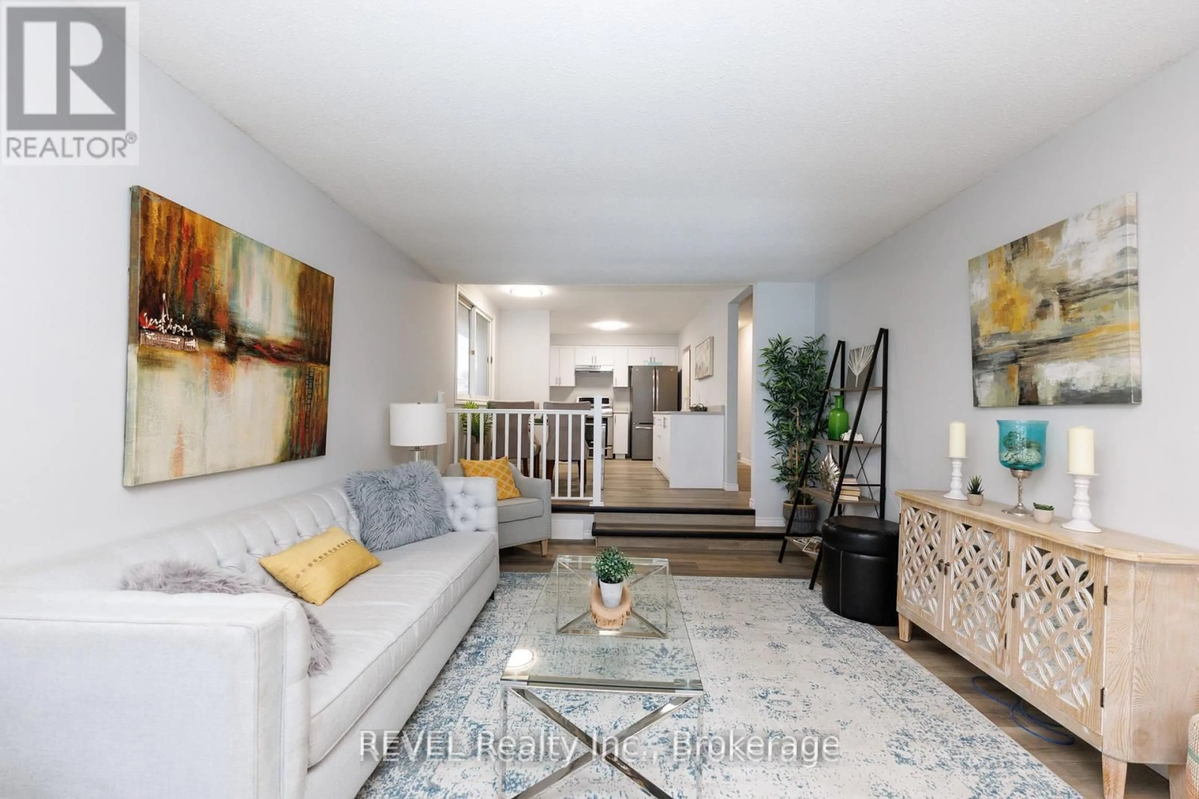 Living room with furniture, unknown for 116 Hillview Rd, St. Catharines Ontario L2S 3A5