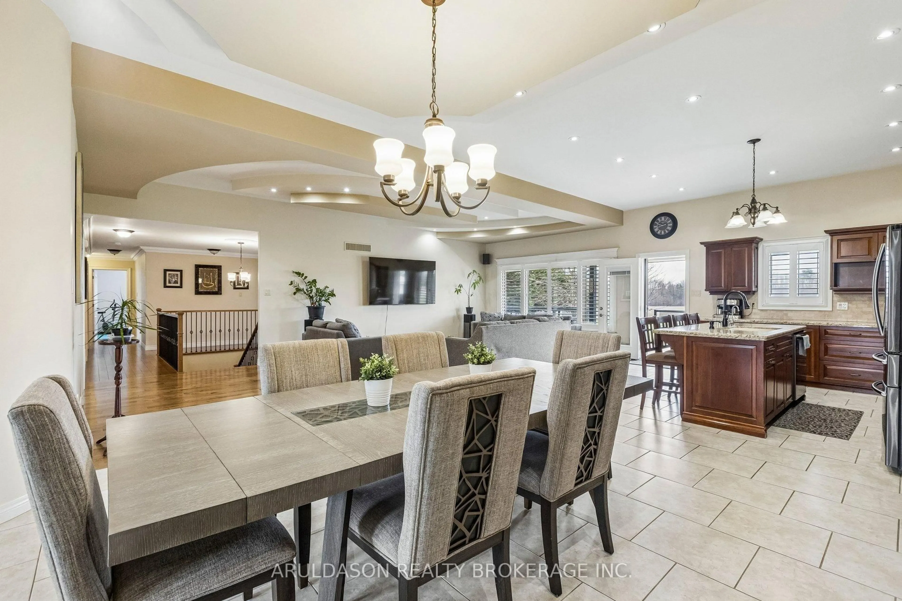 Dining room, ceramic/tile floor for 99 Brant School Rd, Brantford Ontario N3T 5L4