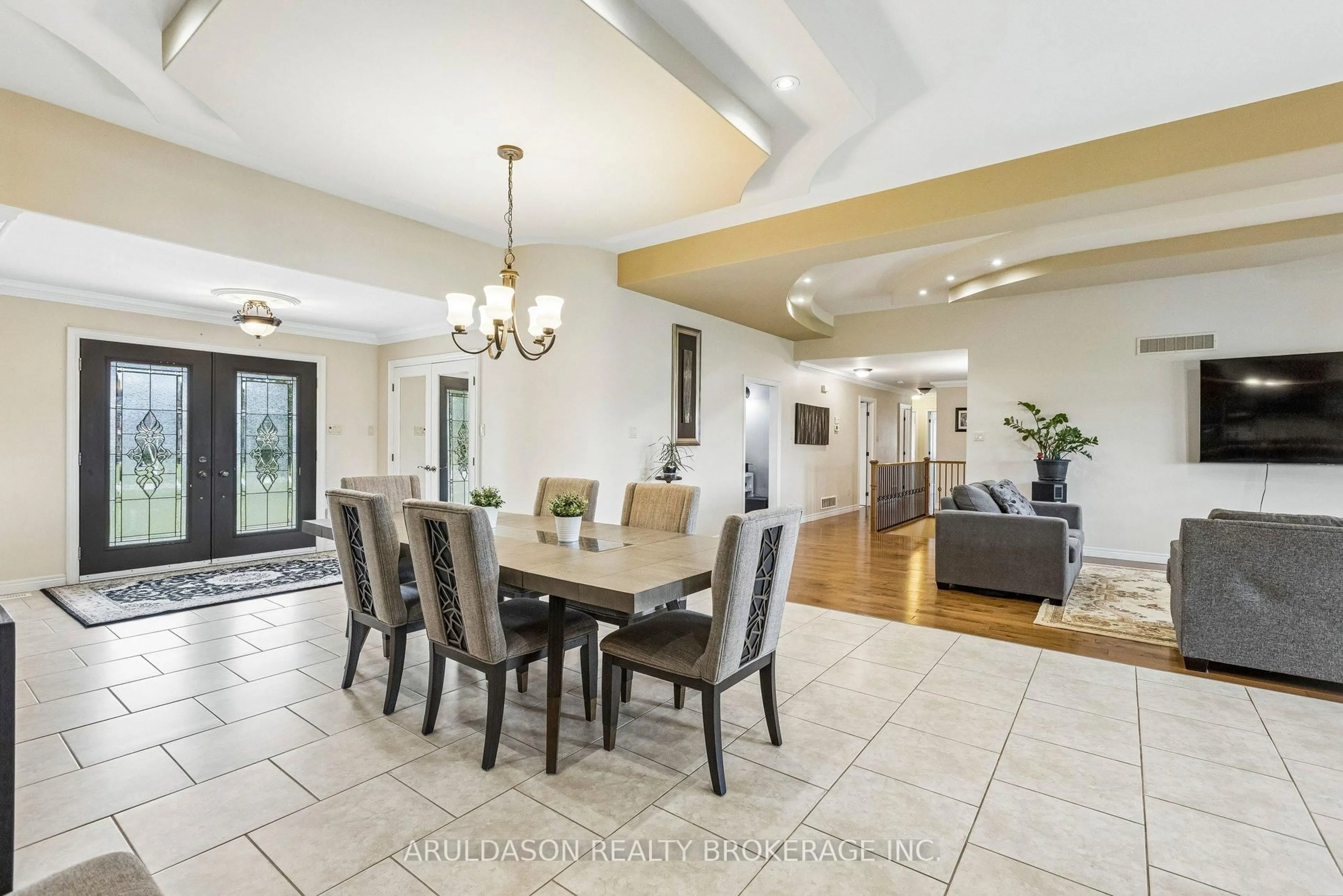 Dining room, ceramic/tile floor for 99 Brant School Rd, Brantford Ontario N3T 5L4