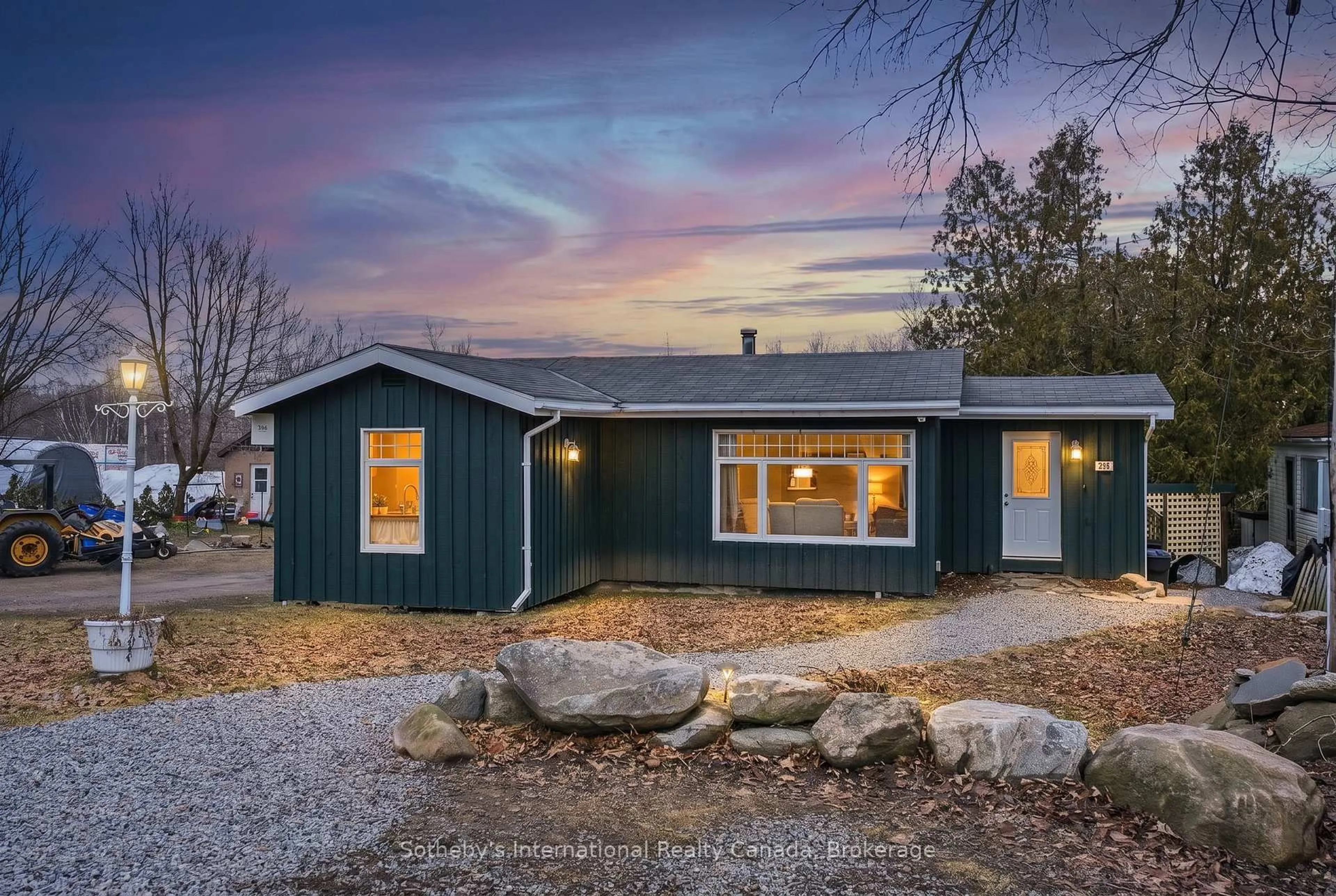 Unknown for 296 High St, Georgian Bay Ontario P0C 1H0