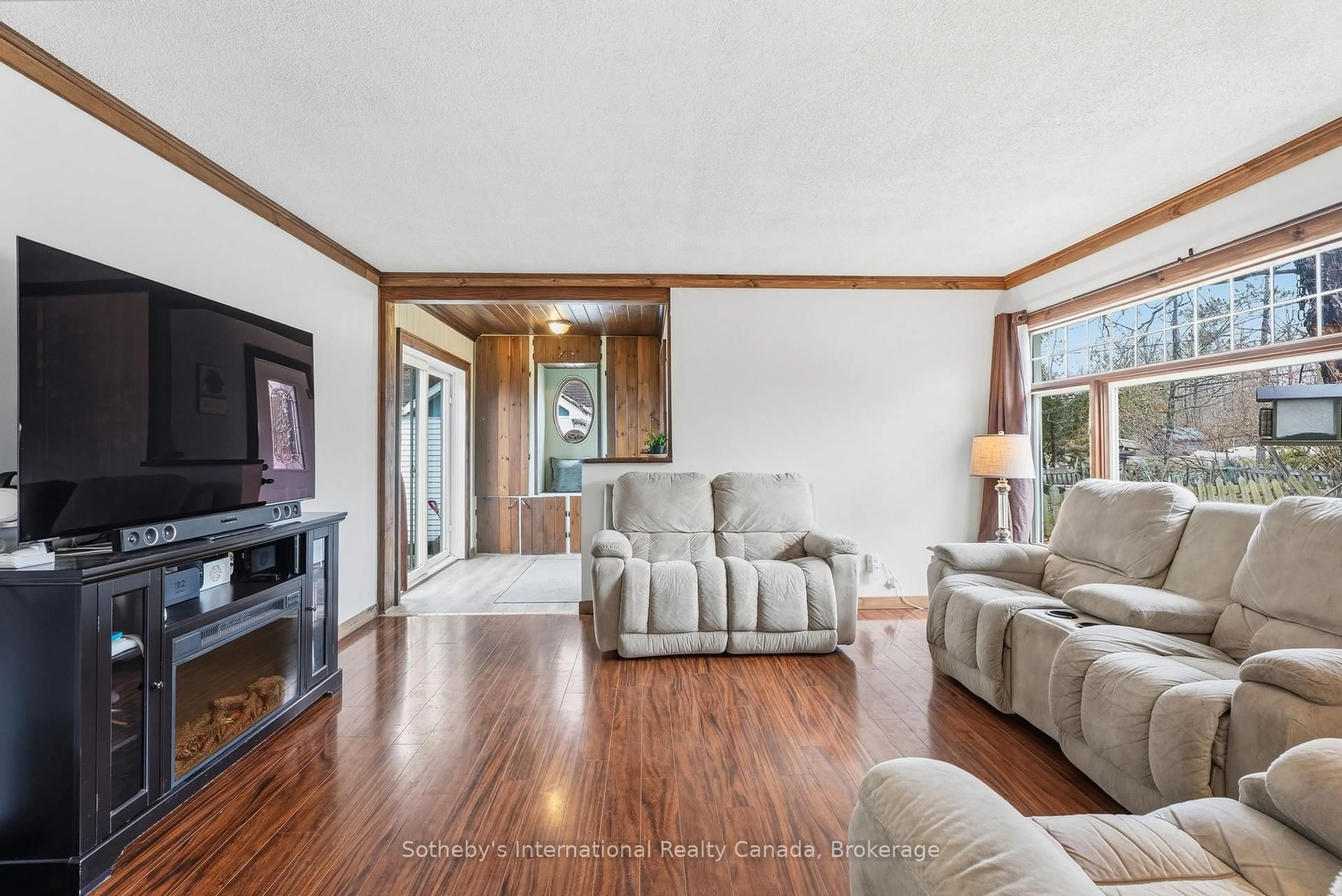 Unknown for 296 High St, Georgian Bay Ontario P0C 1H0