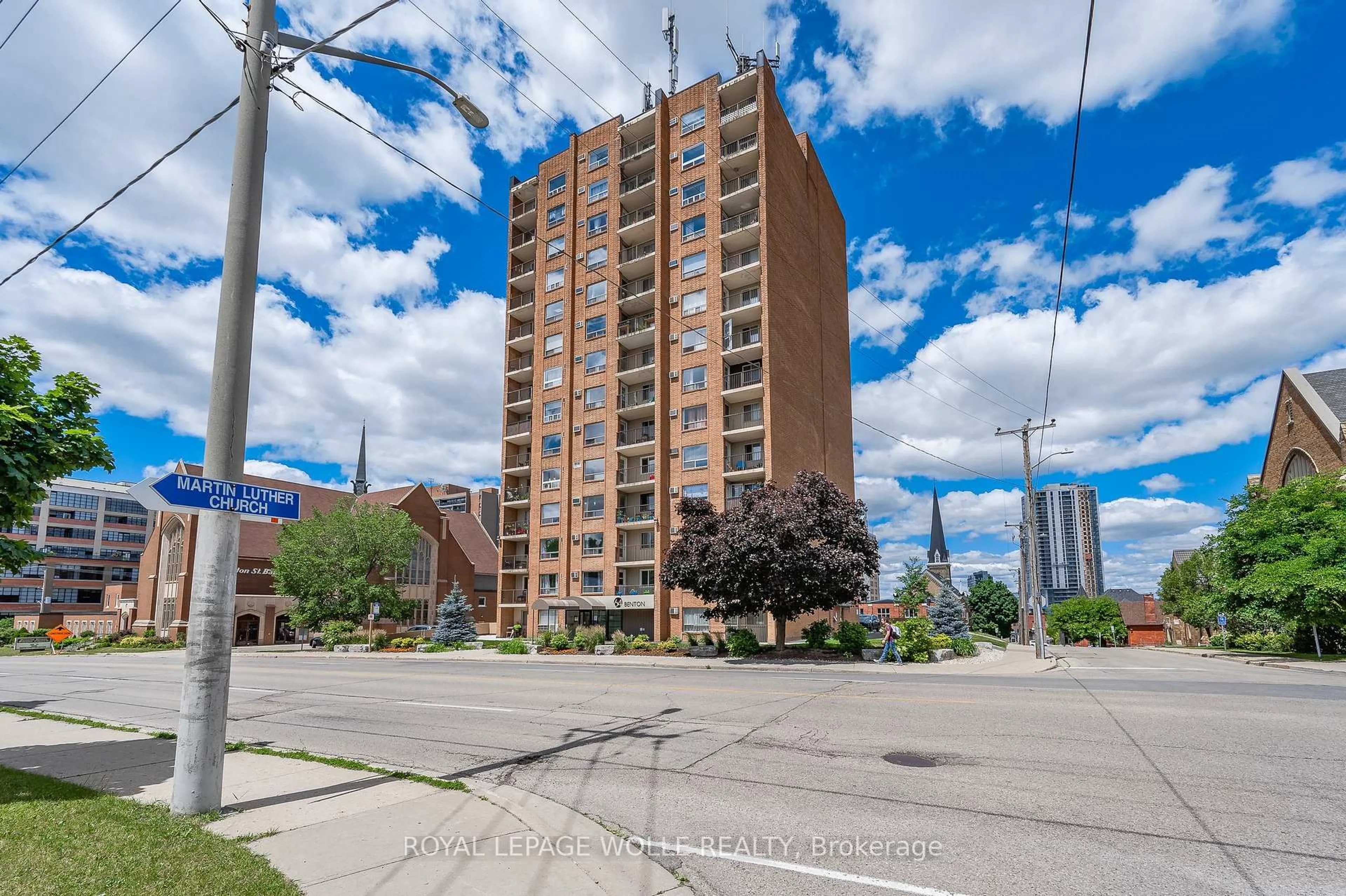 Patio, building for 64 Benton St #1406, Kitchener Ontario N2G 4L9