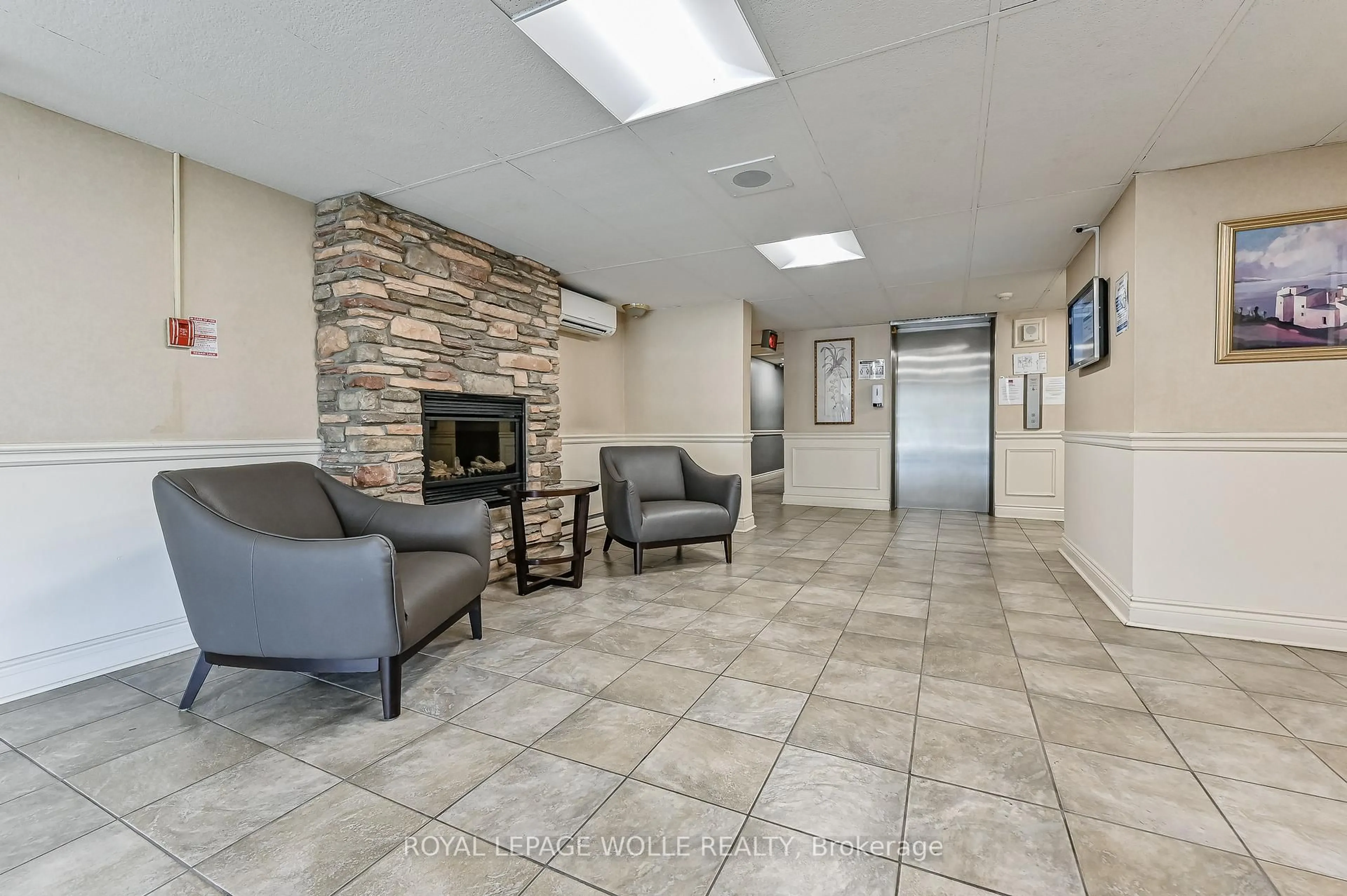 Unknown for 64 Benton St #1406, Kitchener Ontario N2G 4L9