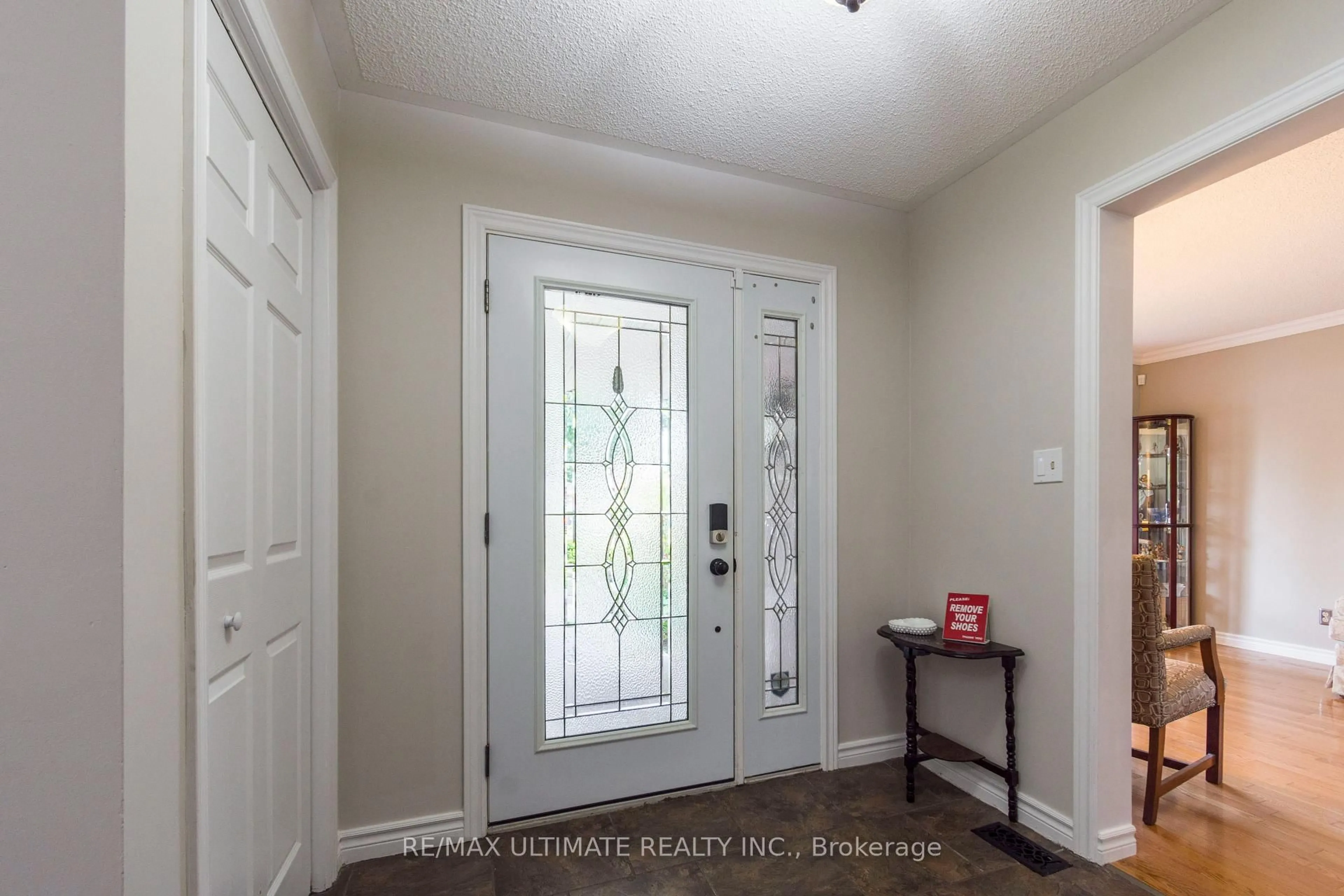 Indoor entryway for 34 Briarwood Cres Cres, Belleville Ontario K8N 5K9