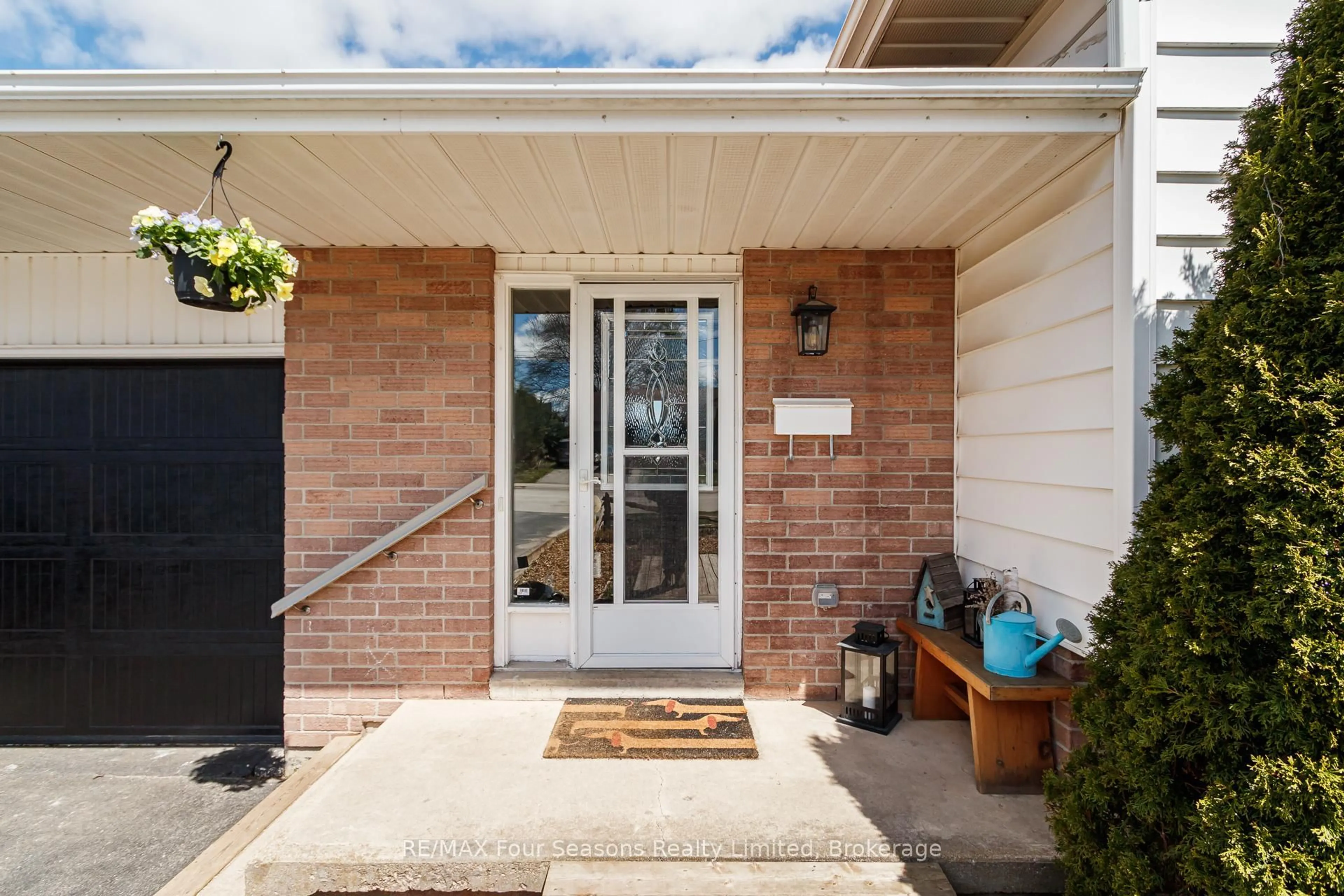 Unknown for 13 Clugston Dr, Grey Highlands Ontario N0C 1H0