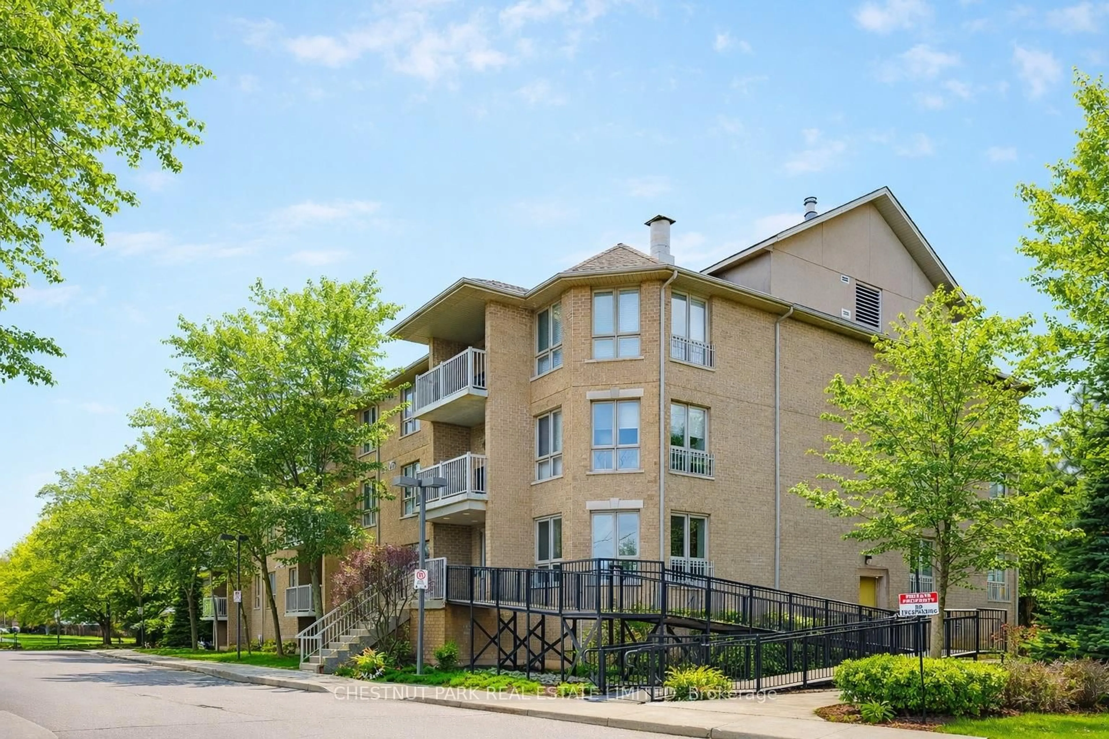 Patio, unknown for 56 Kerman Ave #315, Grimsby Ontario L3M 0A1