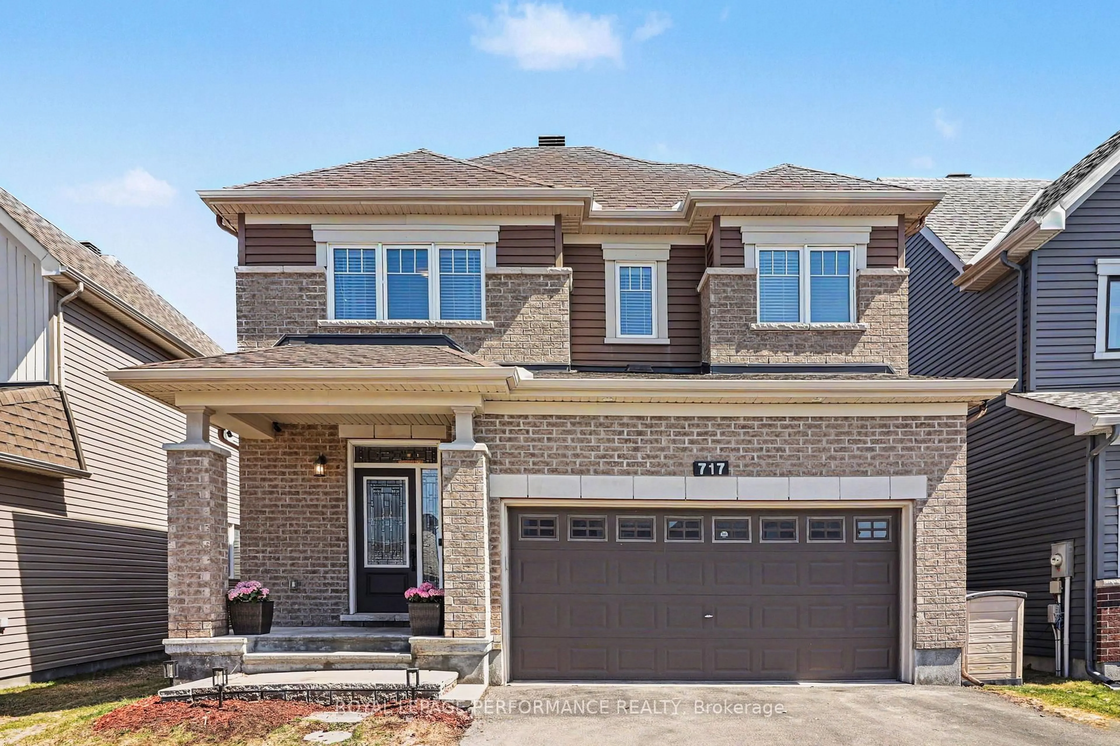 Home with brick exterior material, street for 717 Magnolia St, Ottawa Ontario K4A 0Z2