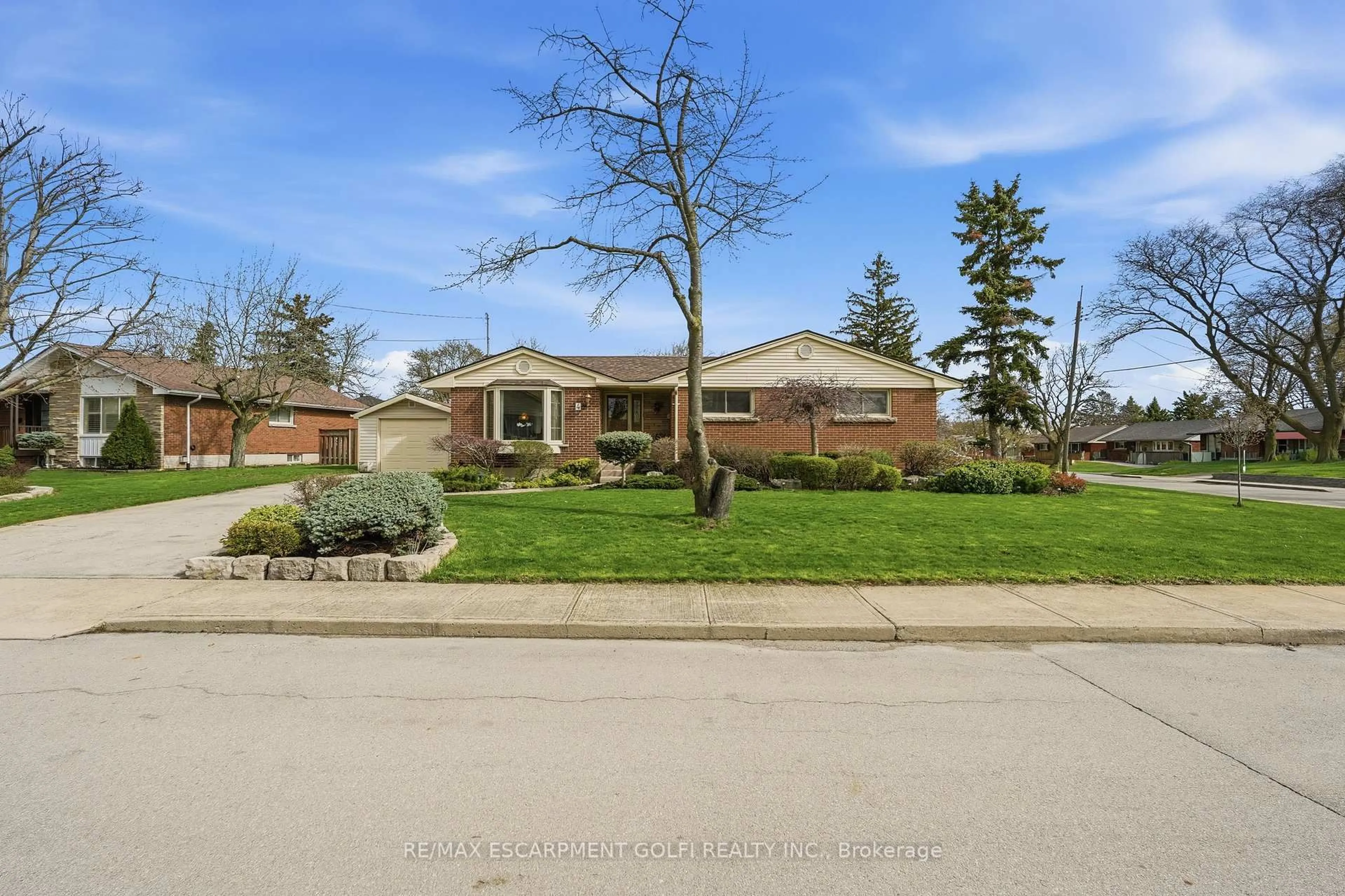 Home with brick exterior material, street for 4 Tilbury Crt, Hamilton Ontario L8T 2M4