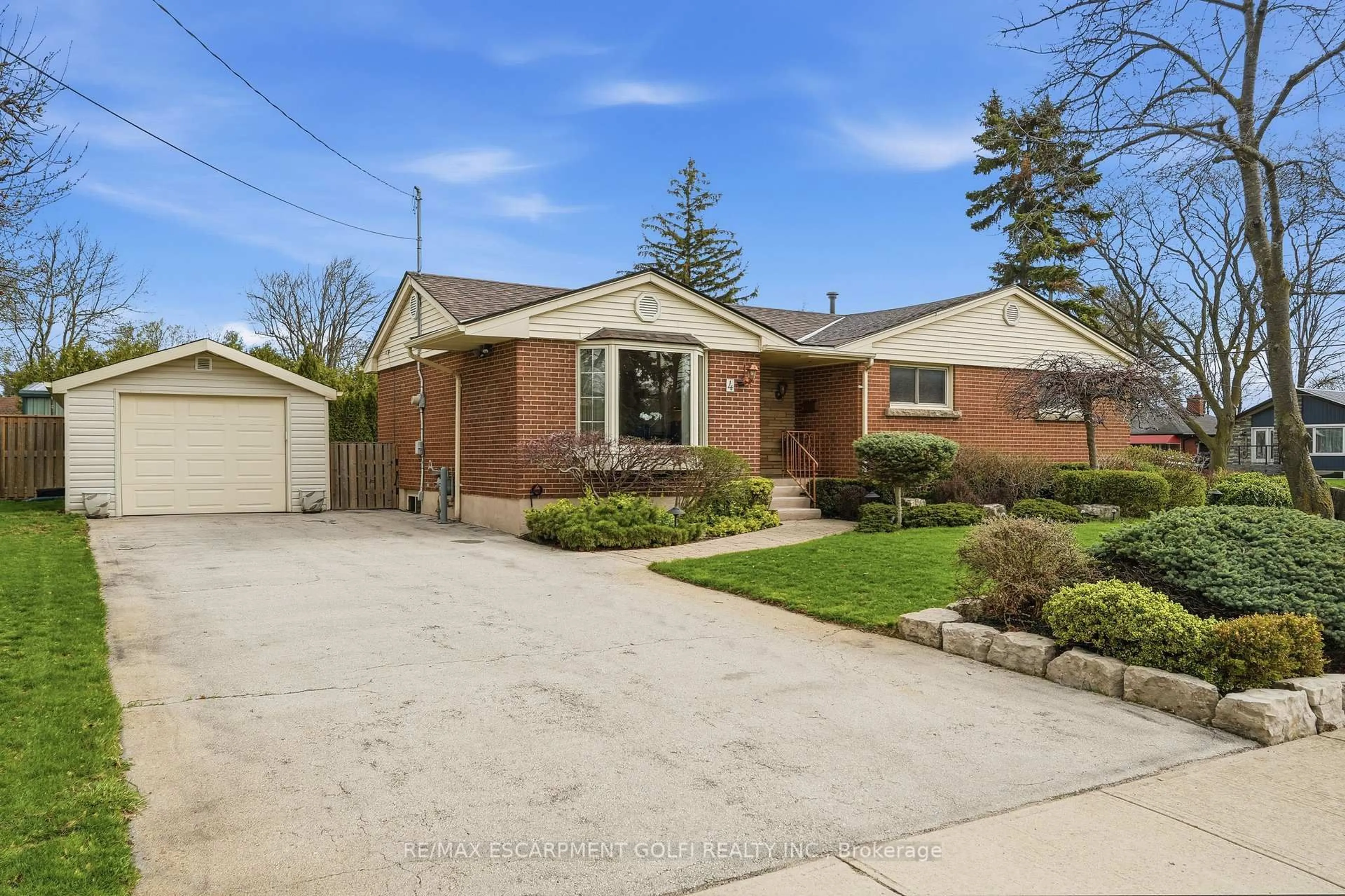 Home with brick exterior material, street for 4 Tilbury Crt, Hamilton Ontario L8T 2M4