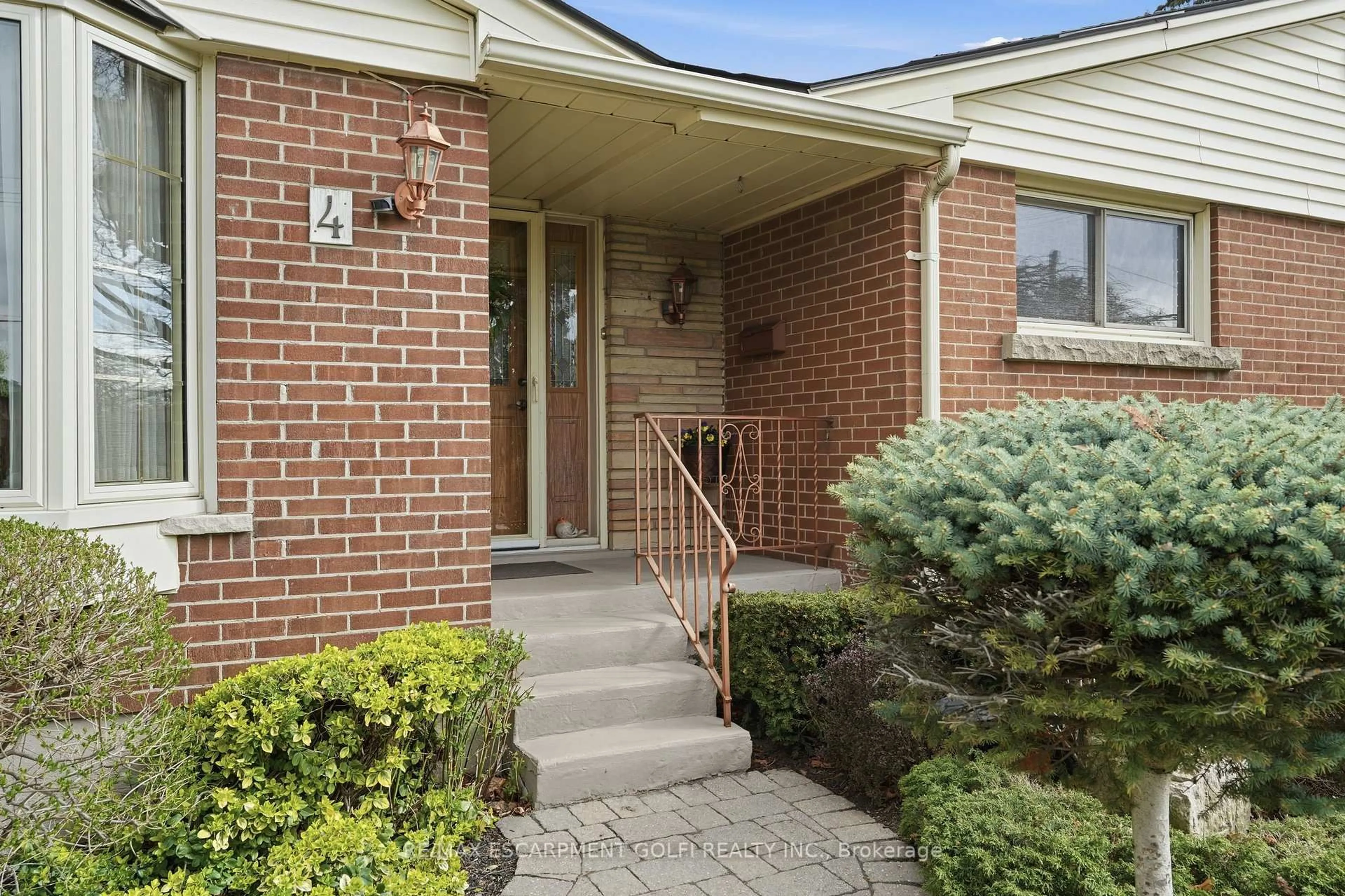 Home with brick exterior material, street for 4 Tilbury Crt, Hamilton Ontario L8T 2M4