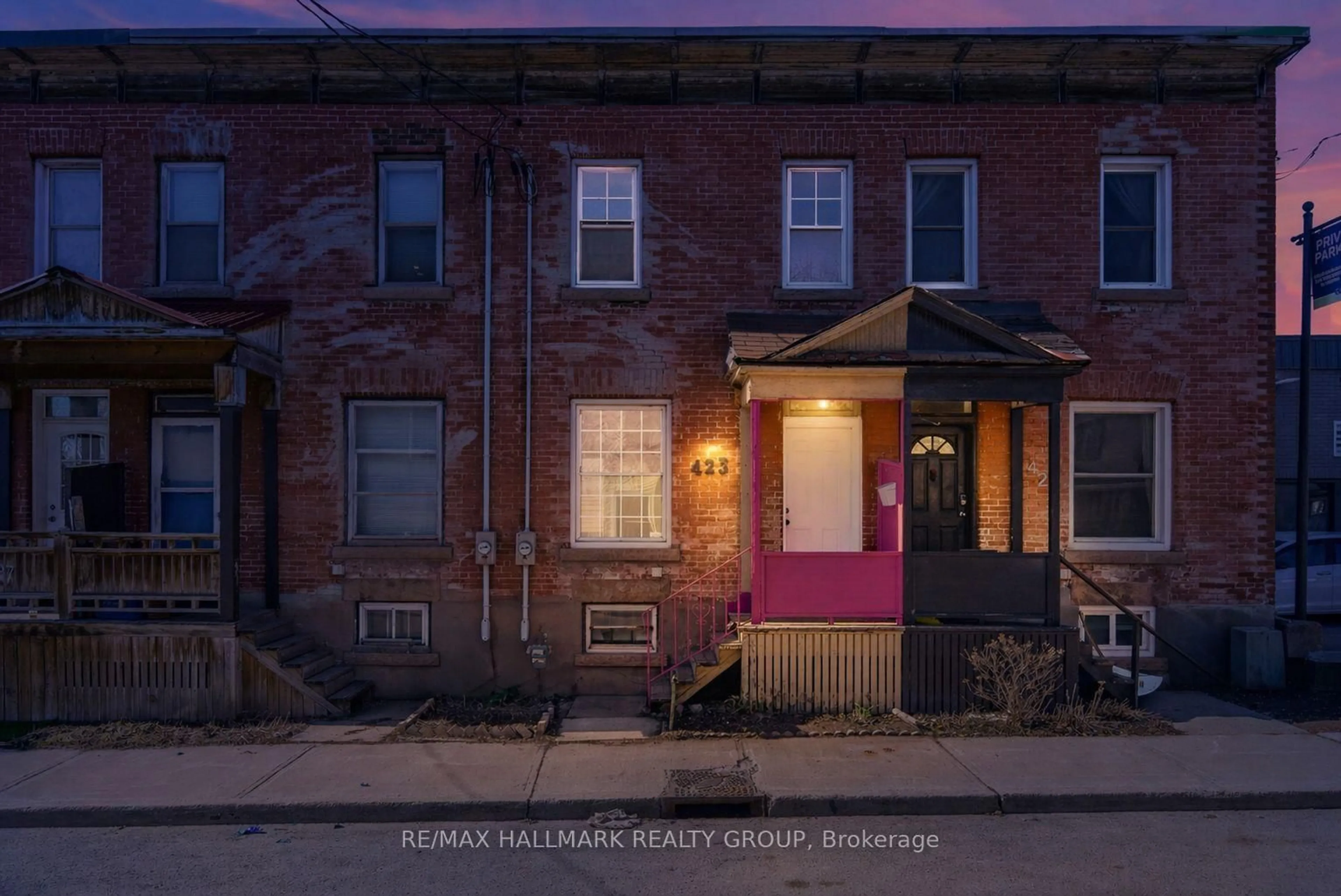 Home with brick exterior material, street for 423 Arlington Ave, Ottawa Ontario K1R 6Z7